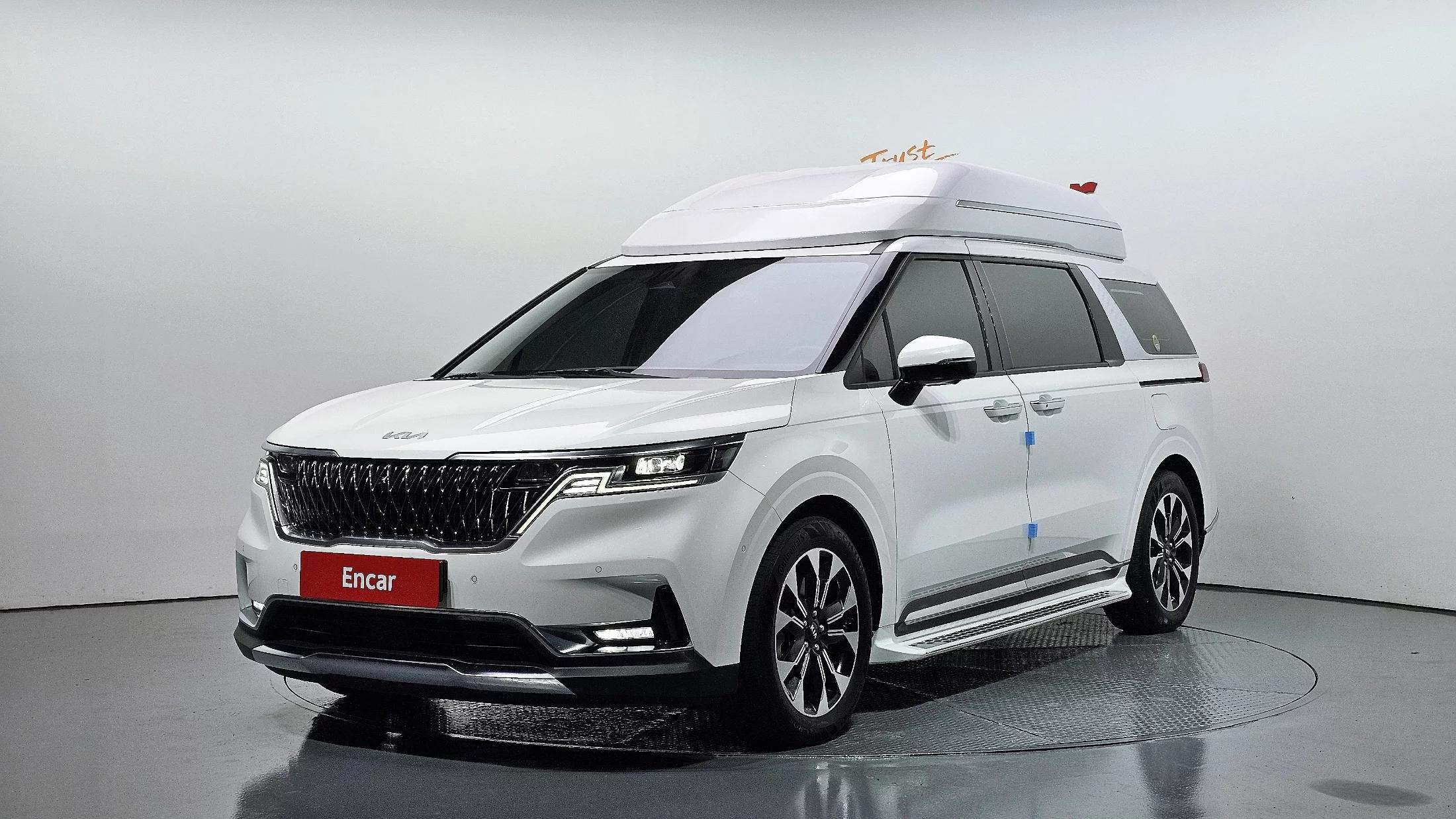 Kia Carnival 9-Seater Hi-Limousine Signature, 2021 г. 26385 км.