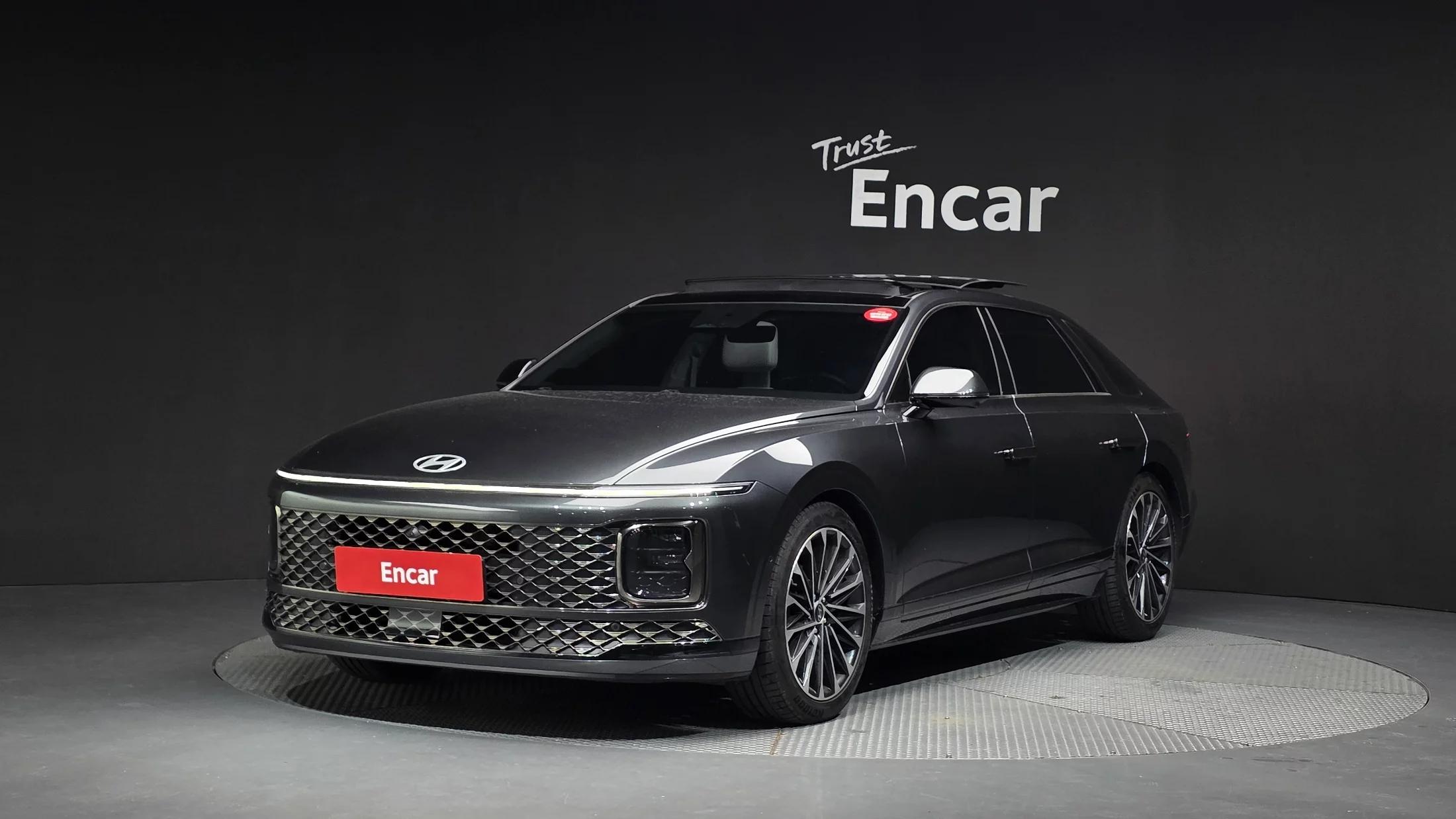 Hyundai Grandeur Calligraphy, гибрид, 2022 г. 85167 км.