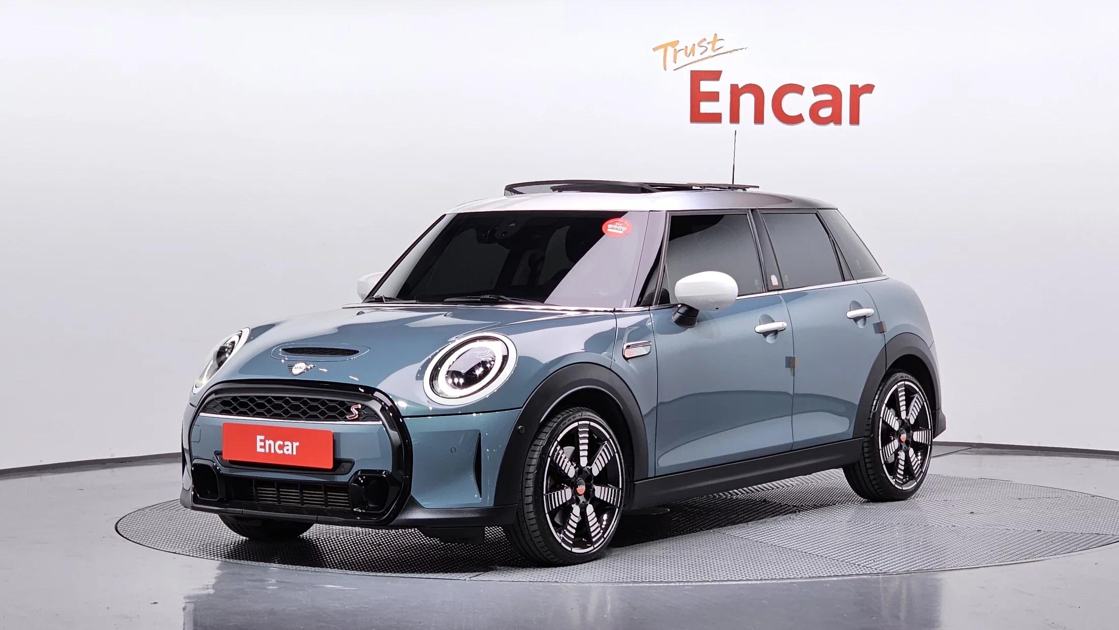 MINI Cooper 5Door Multitione Edition 3rd, 2023 г. 24092 км.
