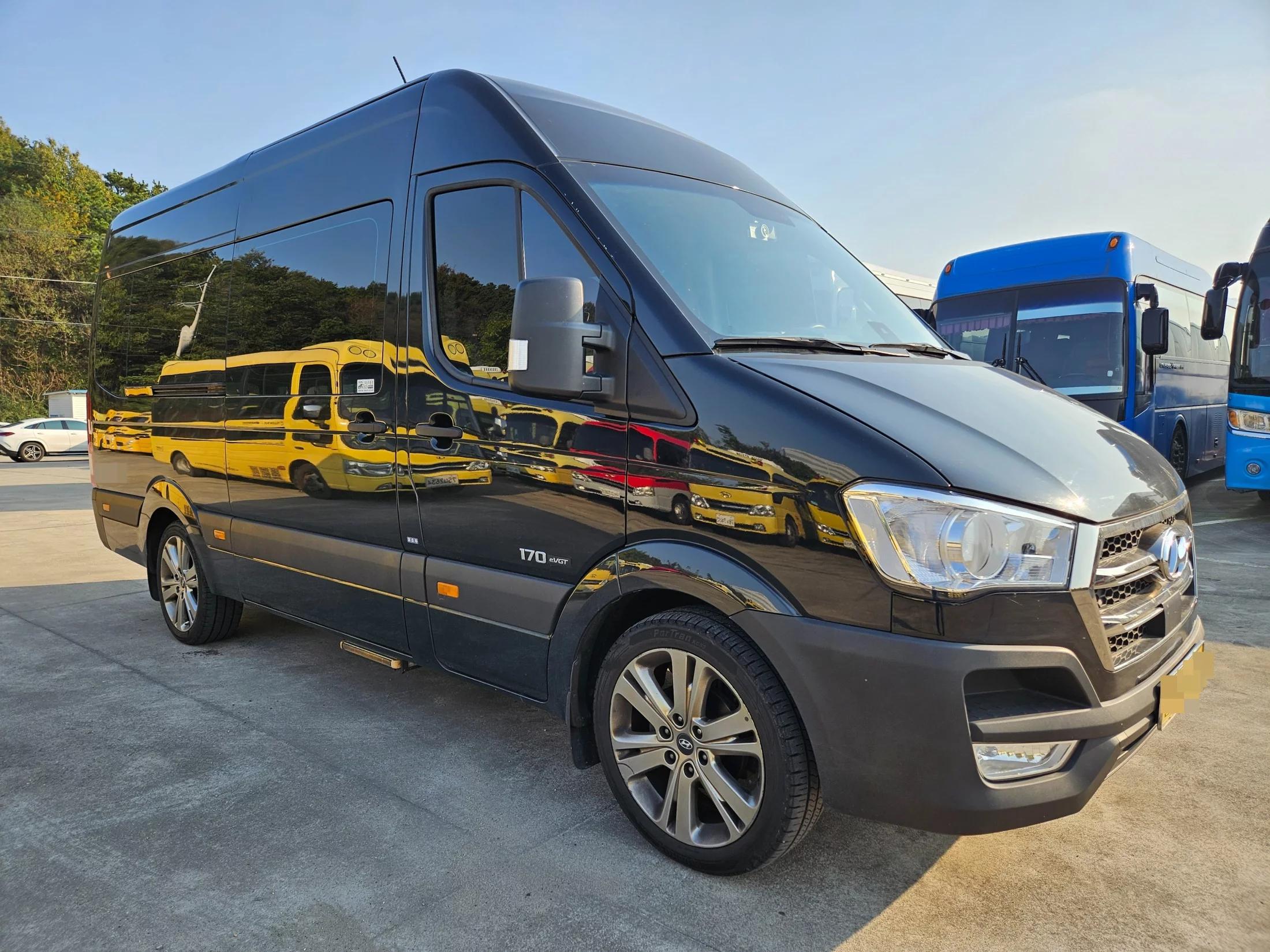 Hyundai H1 16-seater Deluxe, 2024 г. 40114 км.