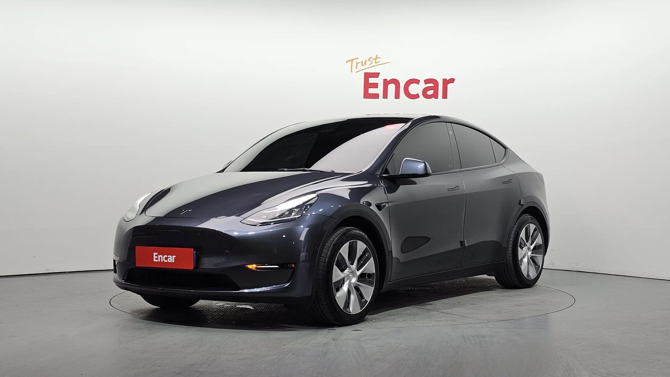 Tesla Model Y Standard Range, электромобиль, 2021 г. 74020 км.
