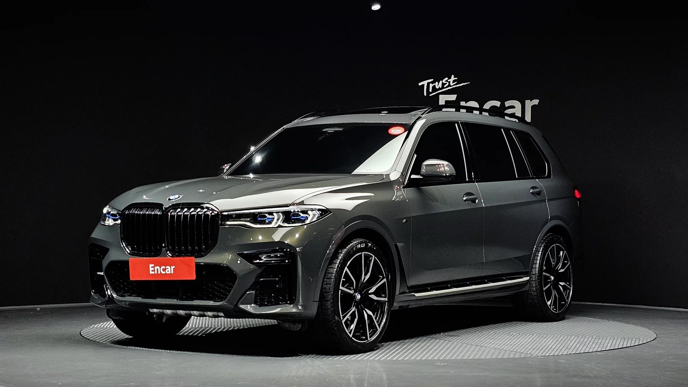 BMW X7 xDrive 40i M Sport Online Exclusive Edition 6 Seater, 2022 г. 37729 км.