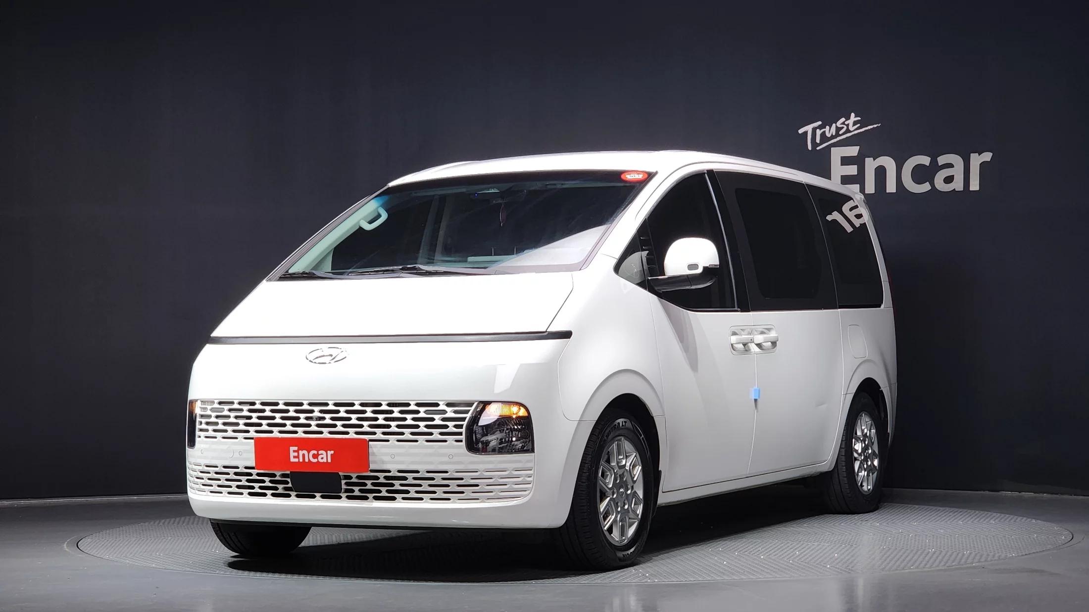 Hyundai Staria 4WD Tourer 9-Seater Modern, 2022 г. 66708 км.
