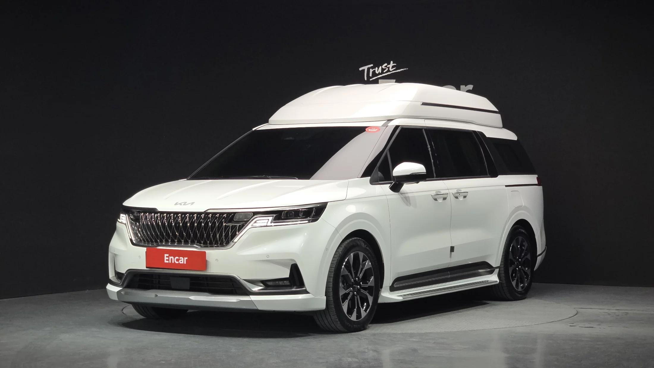 Kia Carnival Gasoline 9-Seater Hi-Limousine Signature, 2023 г. 17113 км.