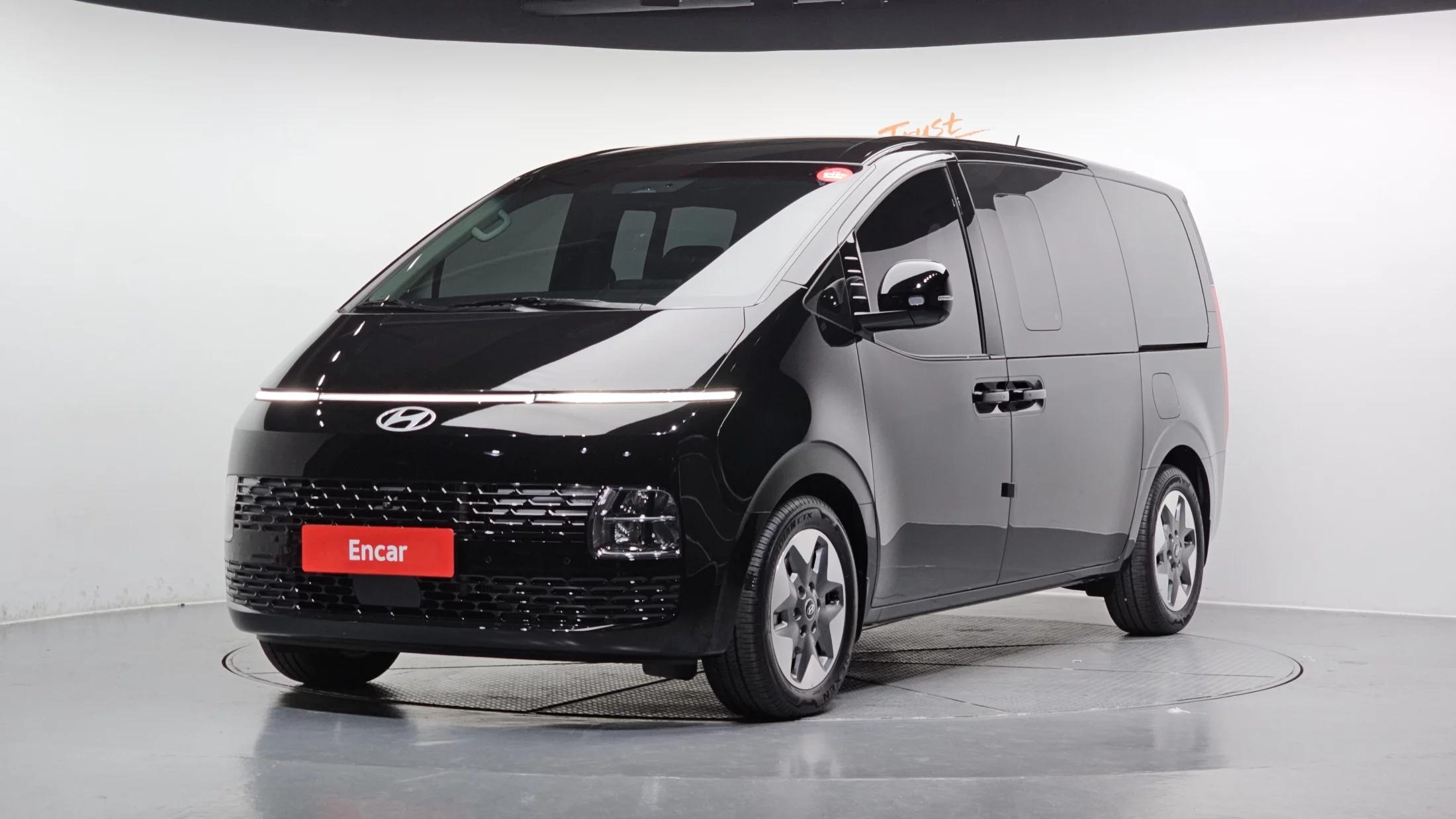 Hyundai Staria 4WD Tourer 9-Seater Modern, 2025 г. 4844 км.