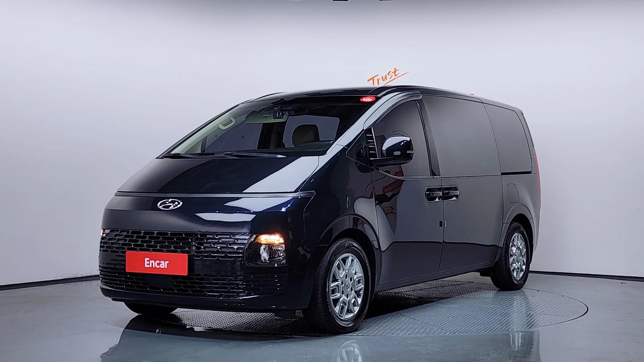 Hyundai Staria 4WD Tourer 9-Seater Modern, 2022 г. 121020 км.