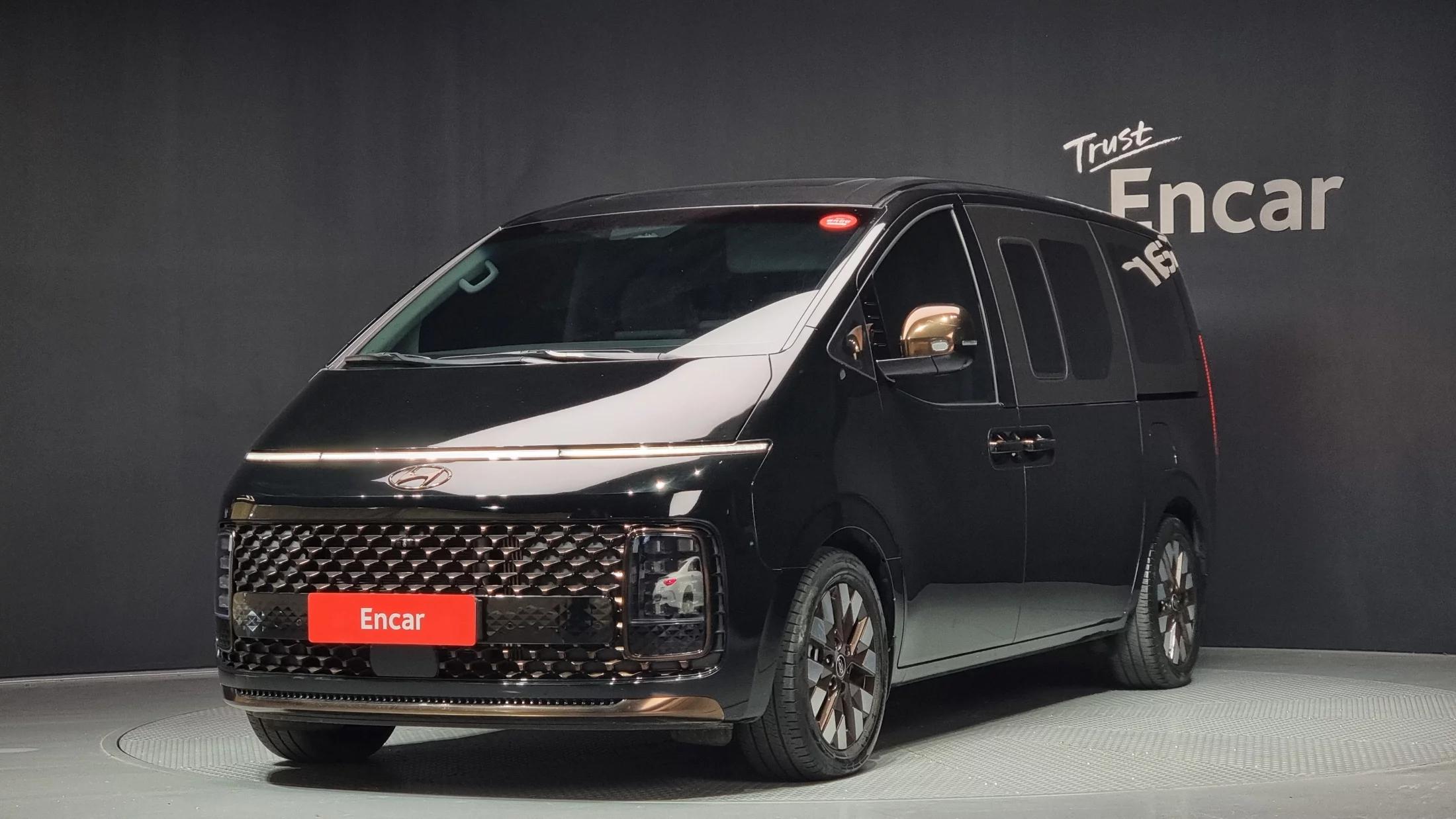 Hyundai Staria 4WD Lounge 9-Seater Inspiration, 2023 г. 46978 км.