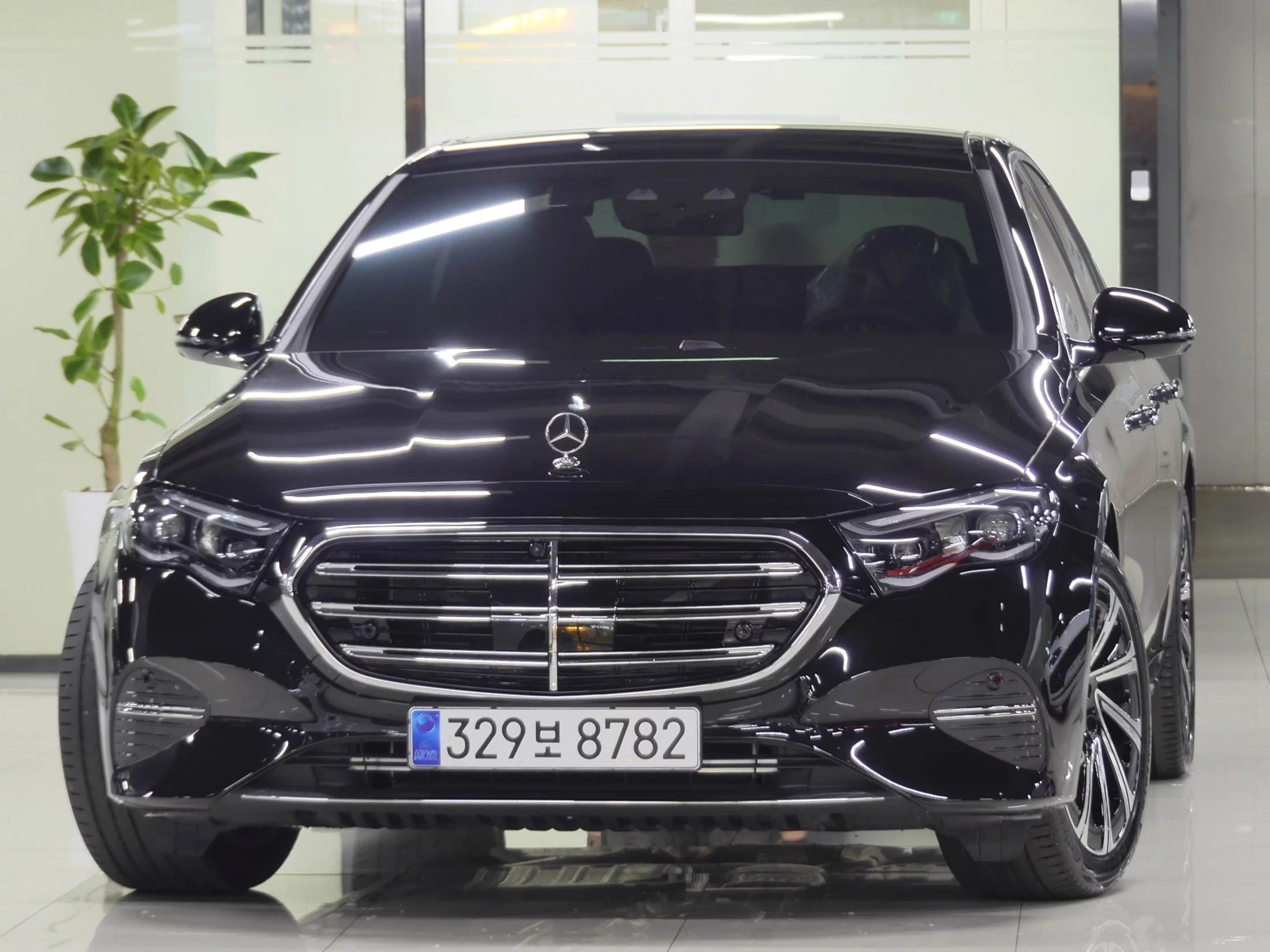Mercedes-Benz E-Class E300 4MATIC Exclusive, 2025 г. 2038 км.