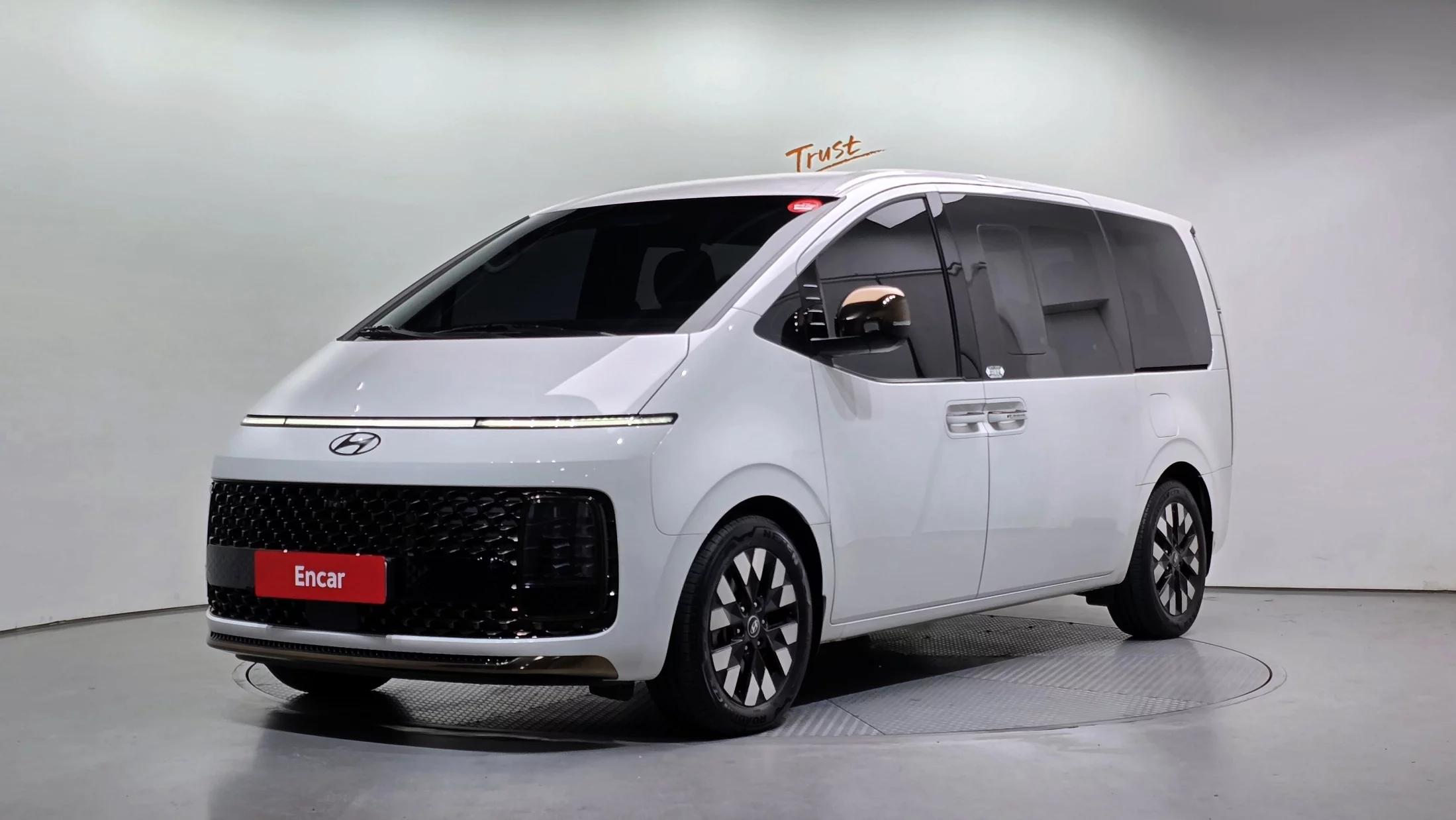 Hyundai Staria Lounge 9-Seater Inspiration, 2024 г. 40593 км.