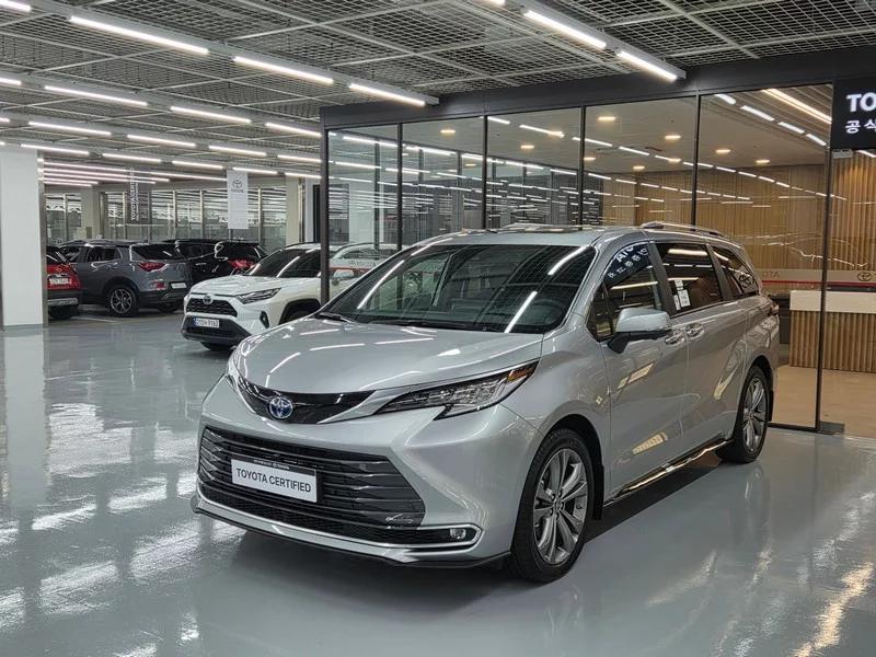 Toyota SIENNA 2.5 Hybrid 2WD, гибрид, 2025 г. 2536 км.