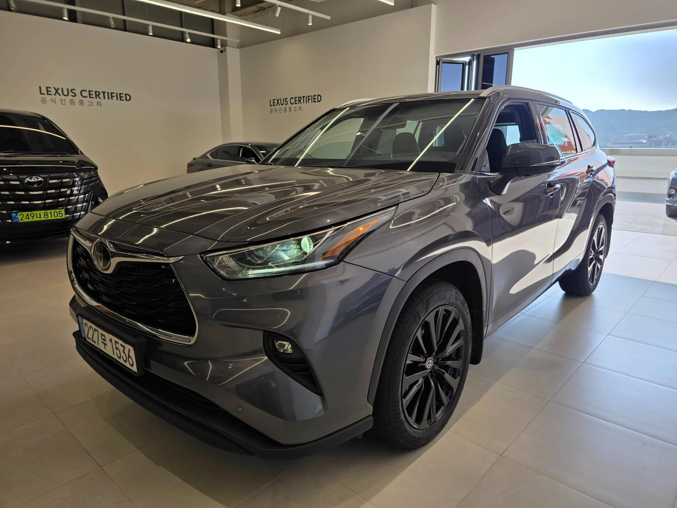 Toyota HIGHLANDER 2.5 4WD Limited, гибрид, 2025 г. 4653 км.