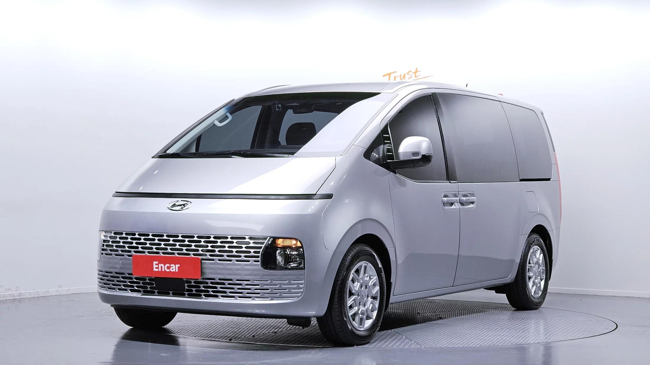 Hyundai Staria Tourer 11-Seater Modern, 2022 г. 30103 км.