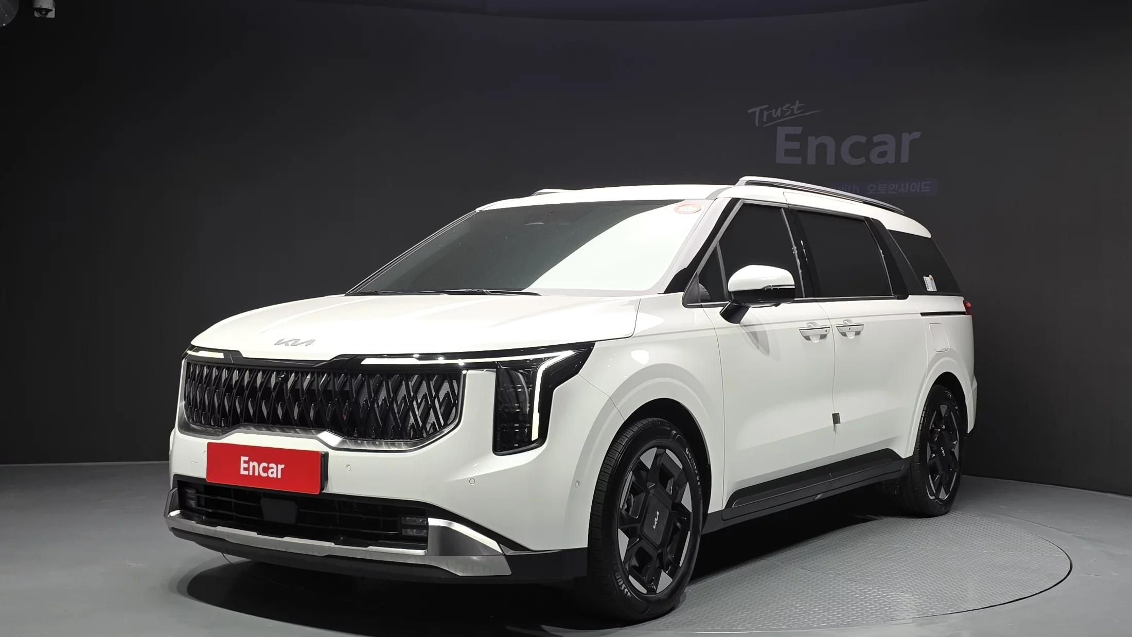 Kia Carnival Gasoline 9-Seater Noblesse, 2025 г. 9852 км.