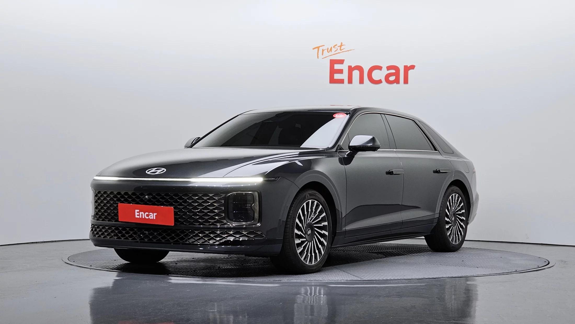 Hyundai Grandeur Calligraphy, гибрид, 2024 г. 25616 км.