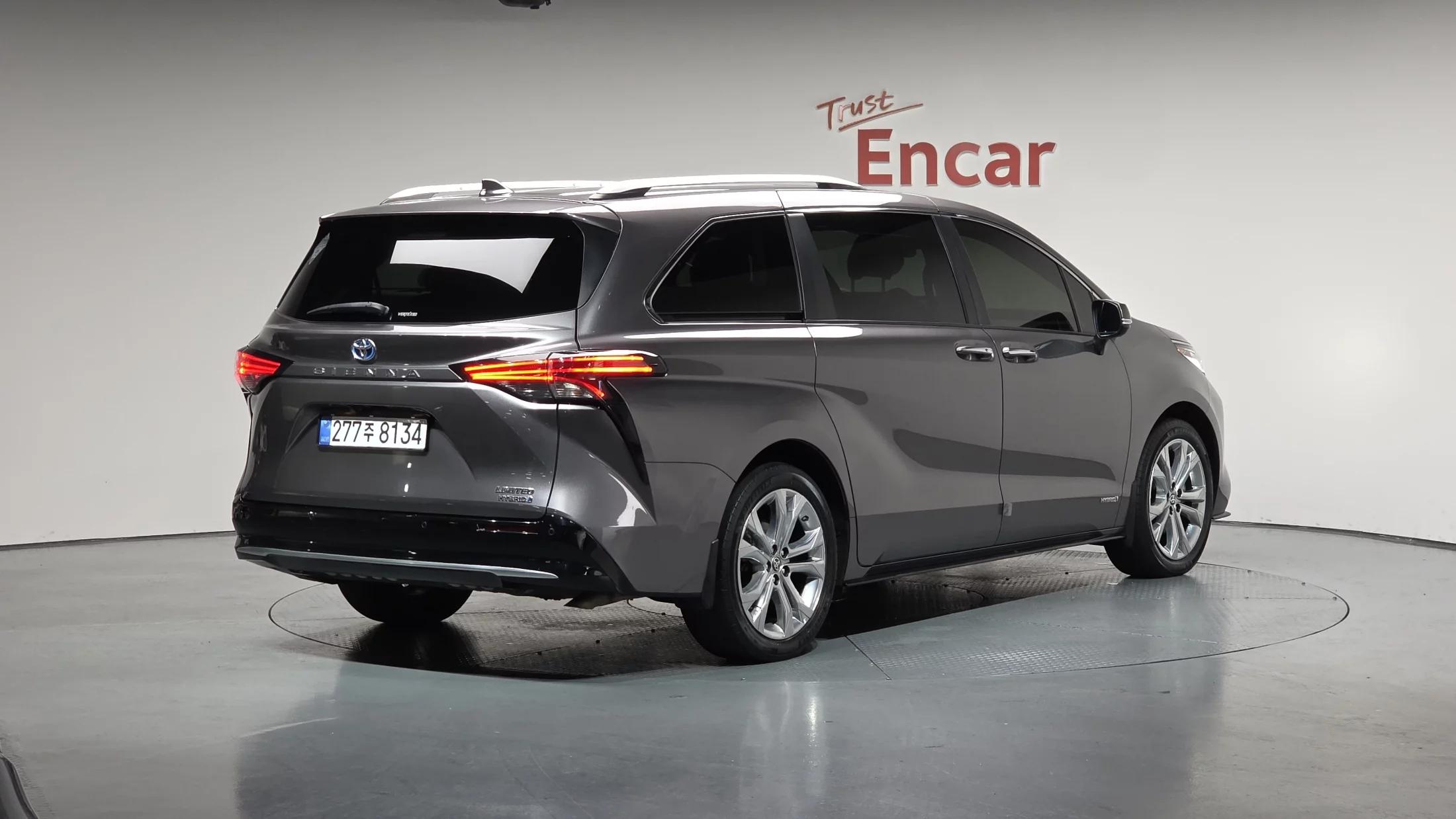 Toyota SIENNA 2.5 Hybrid 2WD, гибрид, 2021 г. 67425 км.
