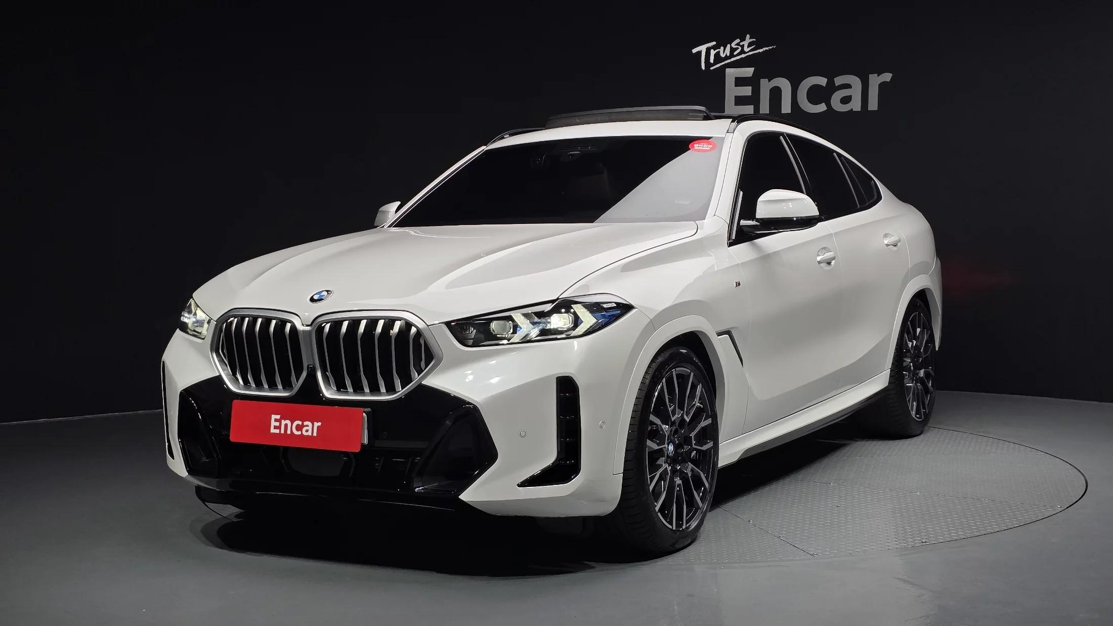 BMW X6 xDrive40i M Sport, 2023 г. 14955 км.