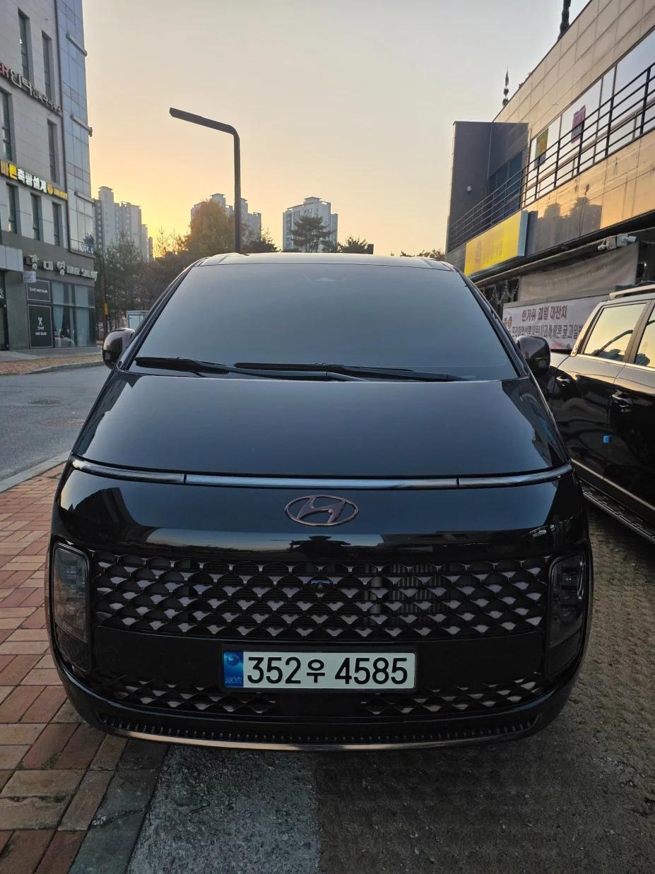Hyundai Staria 4WD Lounge 9-Seater Inspiration, 2022 г. 54137 км.