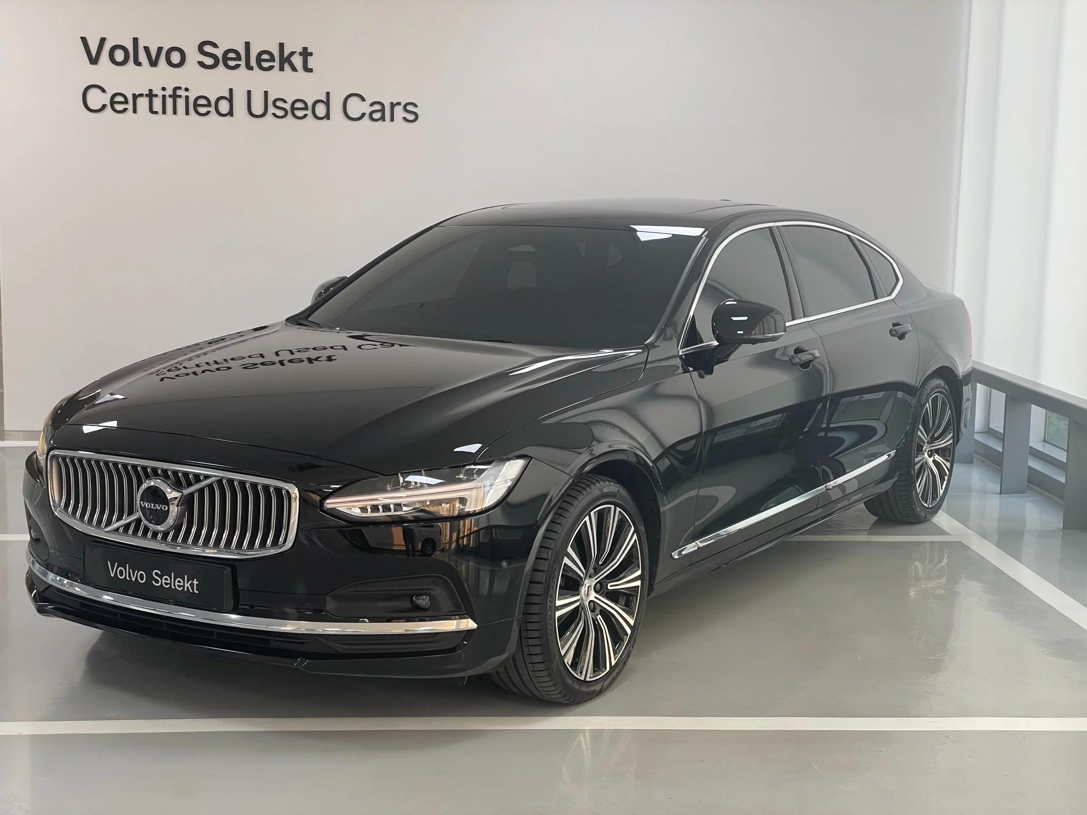 Volvo S90 B5 Ultimate Bright, 2024 г. 19479 км.