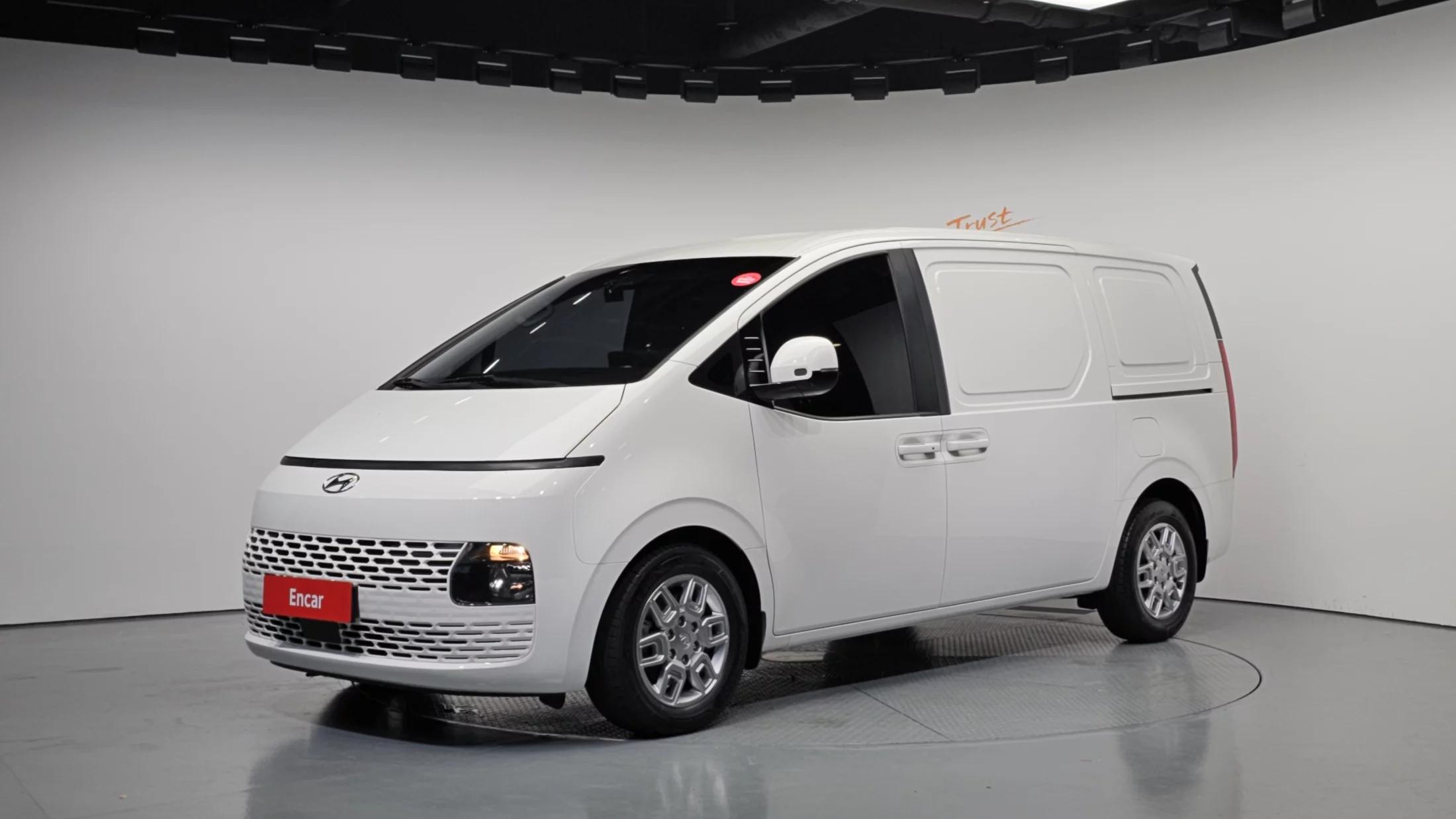 Hyundai Staria Cargo 3-Seater Modern, 2021 г. 87221 км.