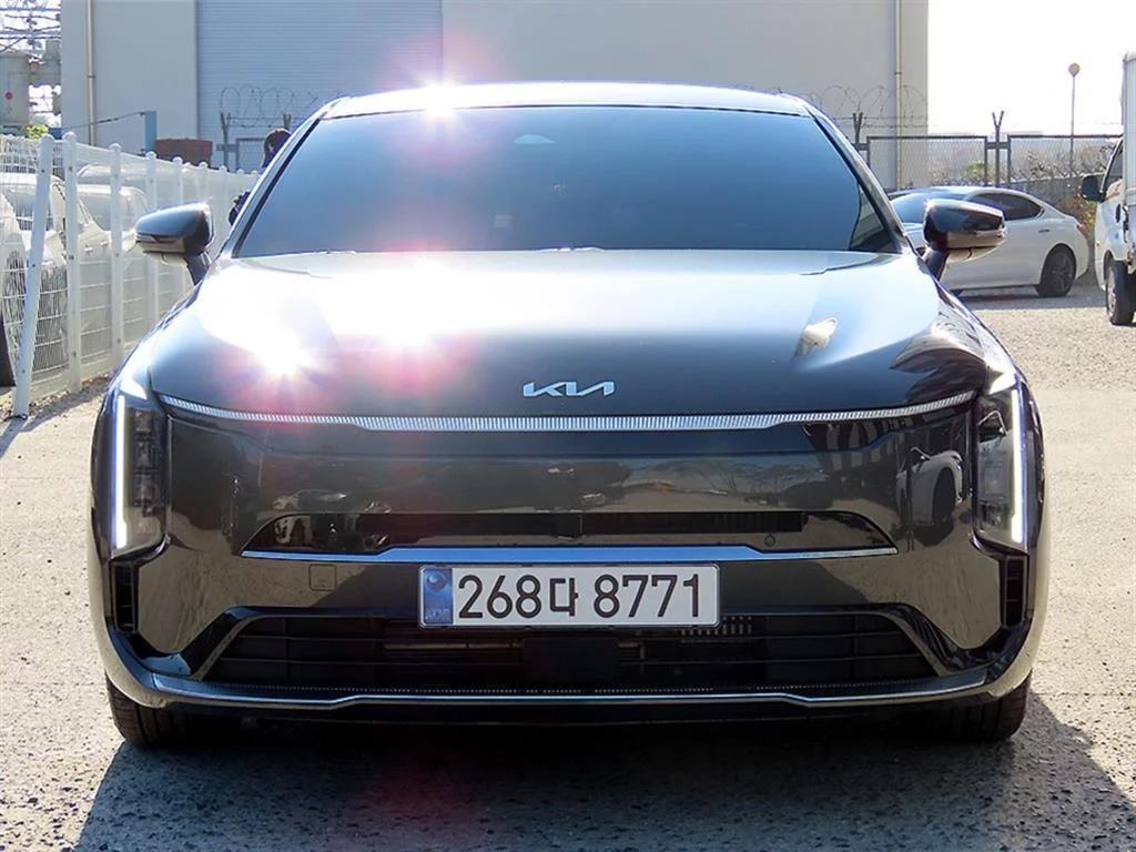 Kia K8 Noblesse Light, гибрид, 2024 г. 8090 км.