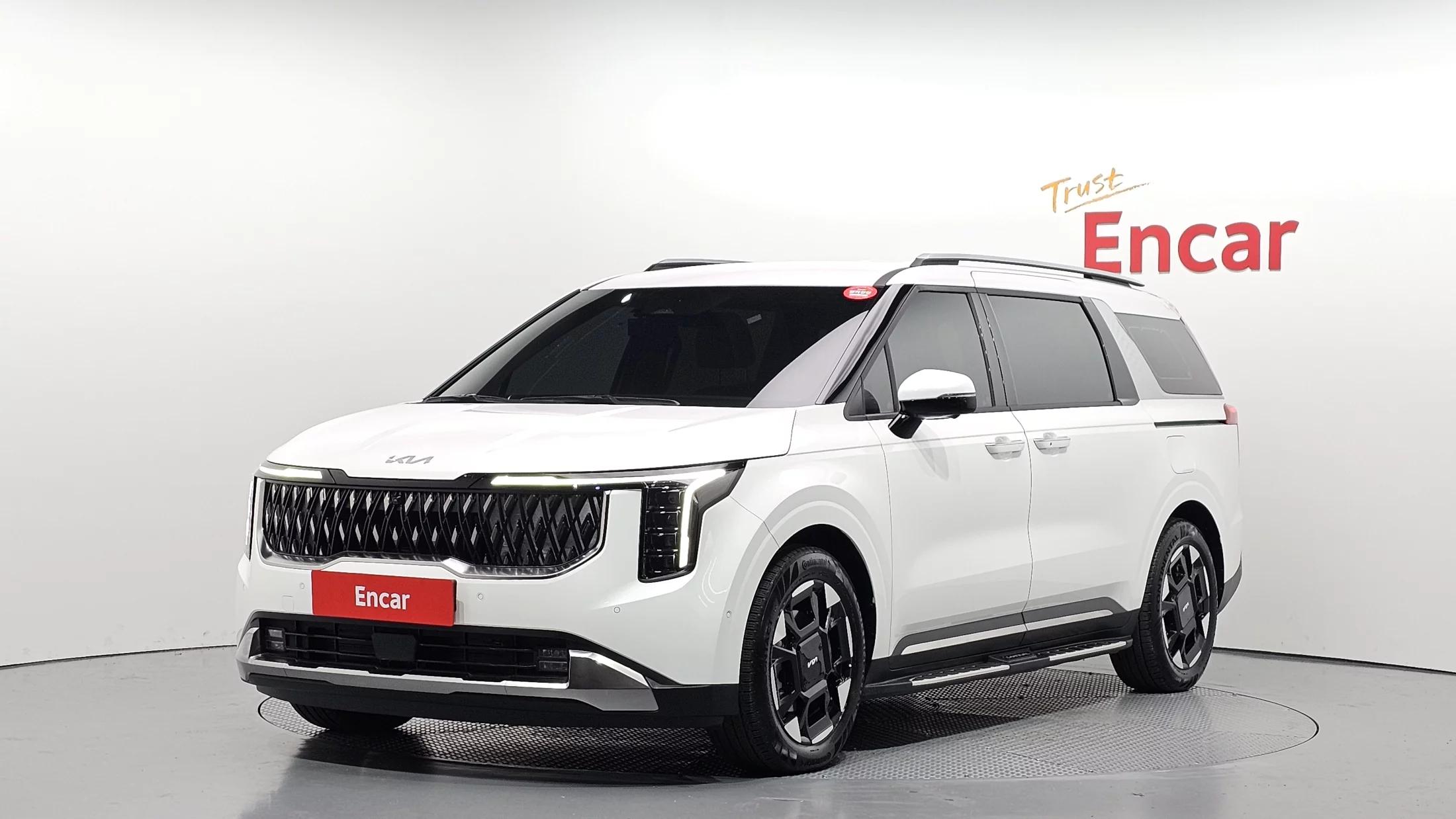 Kia Carnival HEV 7seater Signature, гибрид, 2024 г. 8329 км.