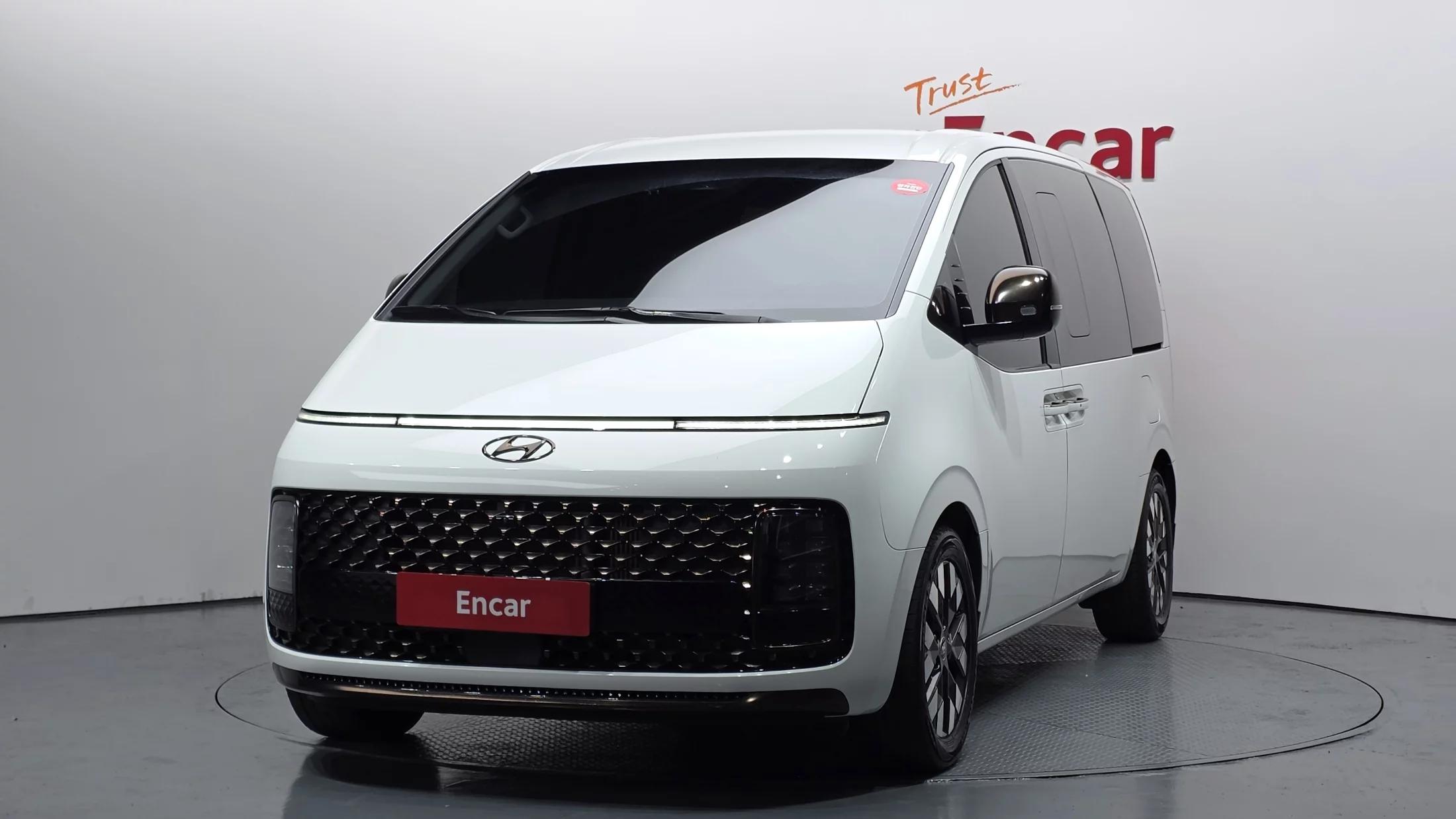 Hyundai Staria 4WD Lounge 9-Seater Inspiration, 2021 г. 48391 км.