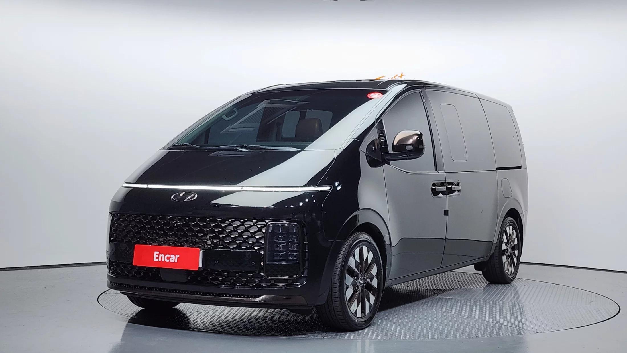 Hyundai Staria Lounge 9-Seater Inspiration, 2021 г. 190028 км.