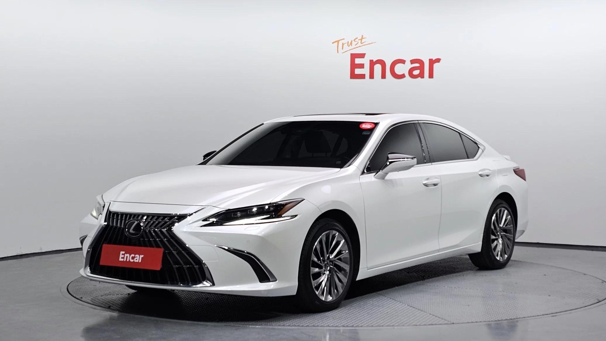 Lexus ES300h Executive, гибрид, 2024 г. 45903 км.