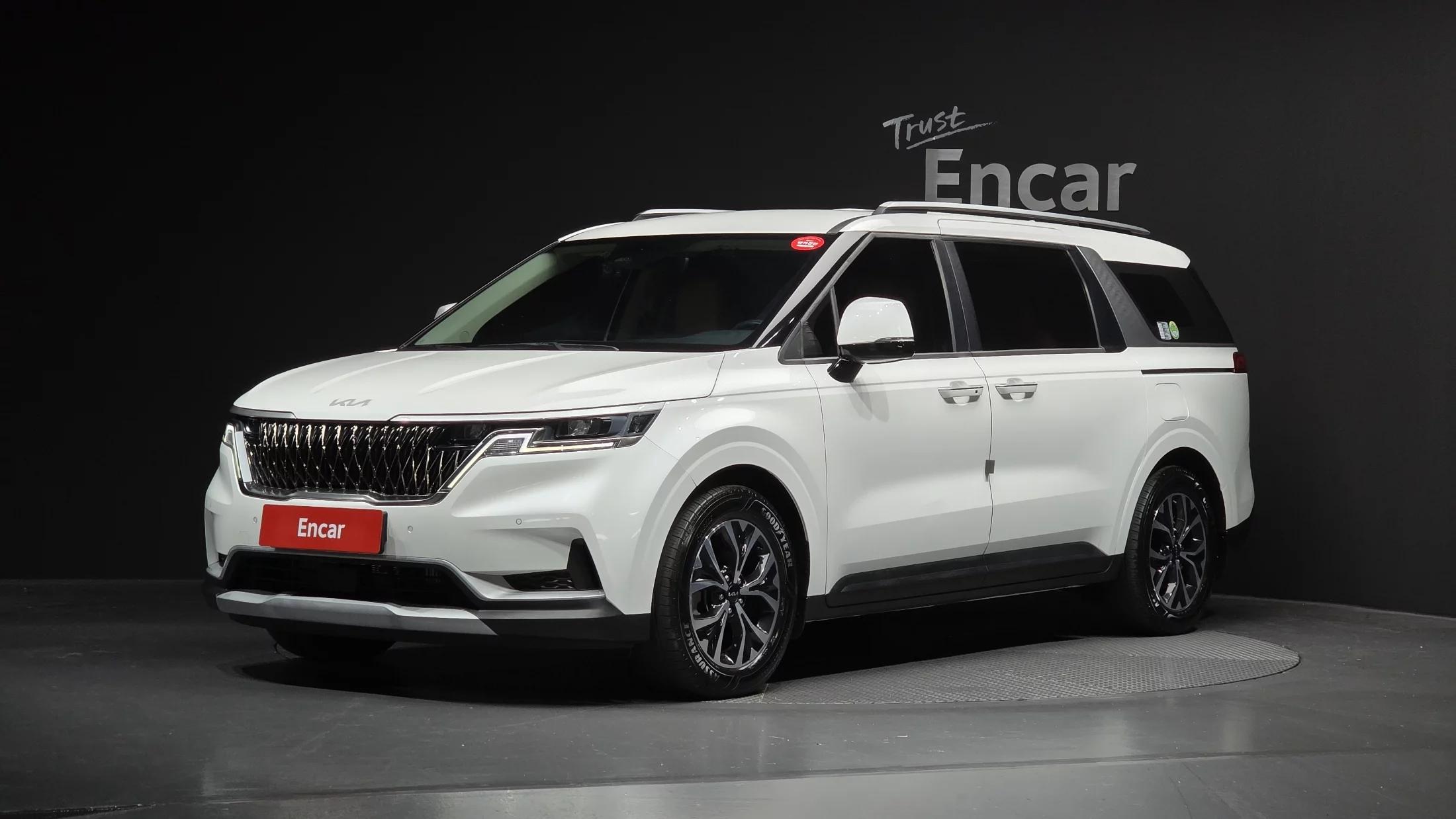 Kia Carnival 11-Seater Prestige, 2023 г. 32485 км.