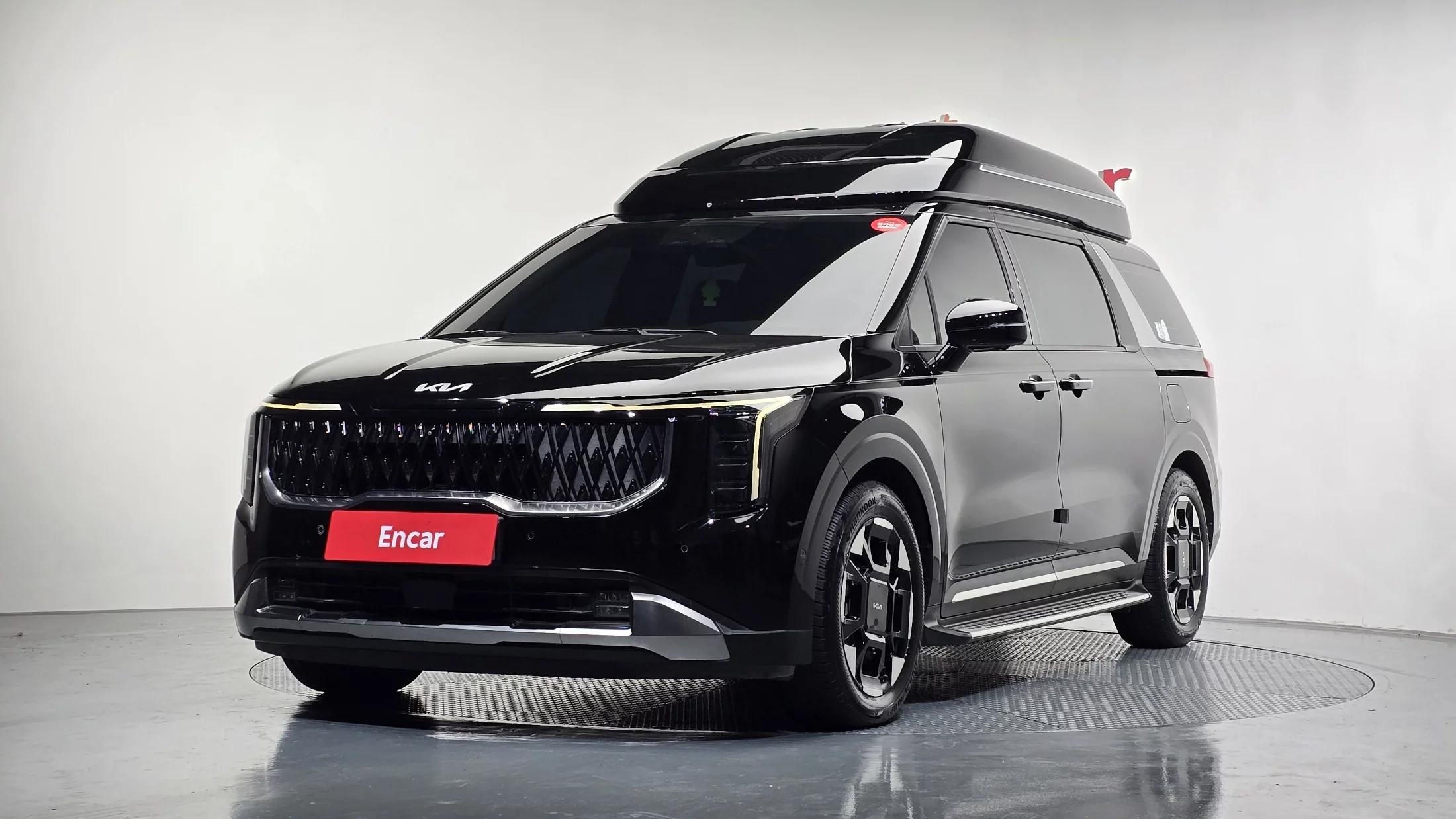 Kia Carnival HEV 7-Seater Hi Limousine Signature, гибрид, 2024 г. 56501 км.