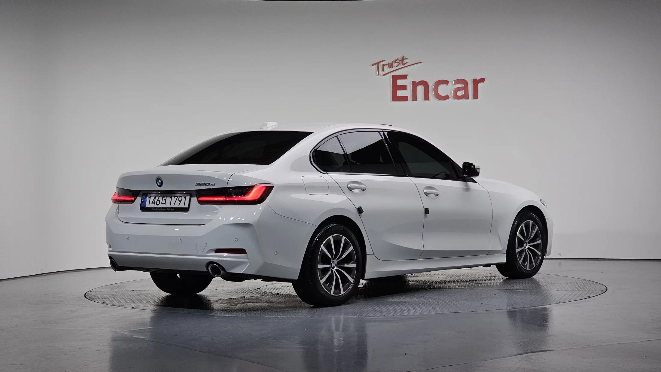 BMW 3-Series 320d, 2023 г. 64145 км.