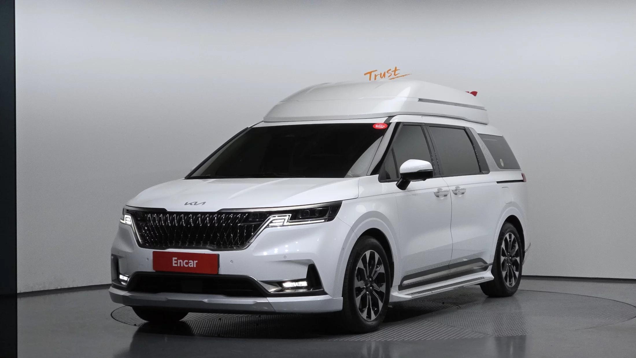 Kia Carnival Gasoline 4-Seater Hi-Limousine Signature, 2023 г. 31007 км.
