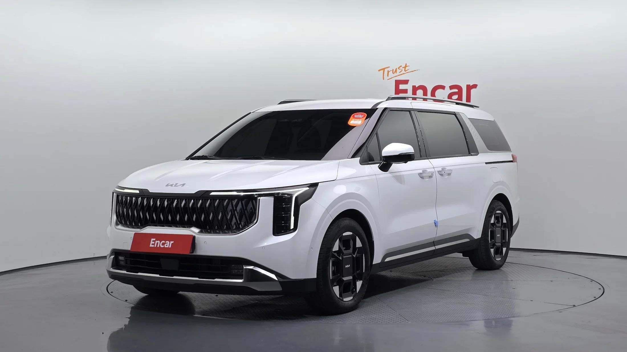 Kia Carnival 7-Seater Signature, 2024 г. 15177 км.