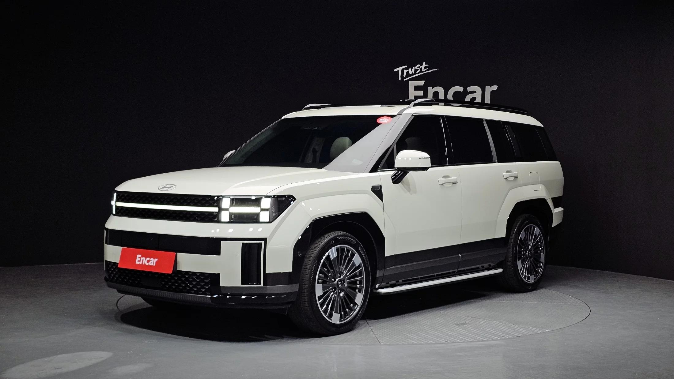 Hyundai Santa Fe HEV 1.6 4WD Calligraphy, гибрид, 2023 г. 29657 км.