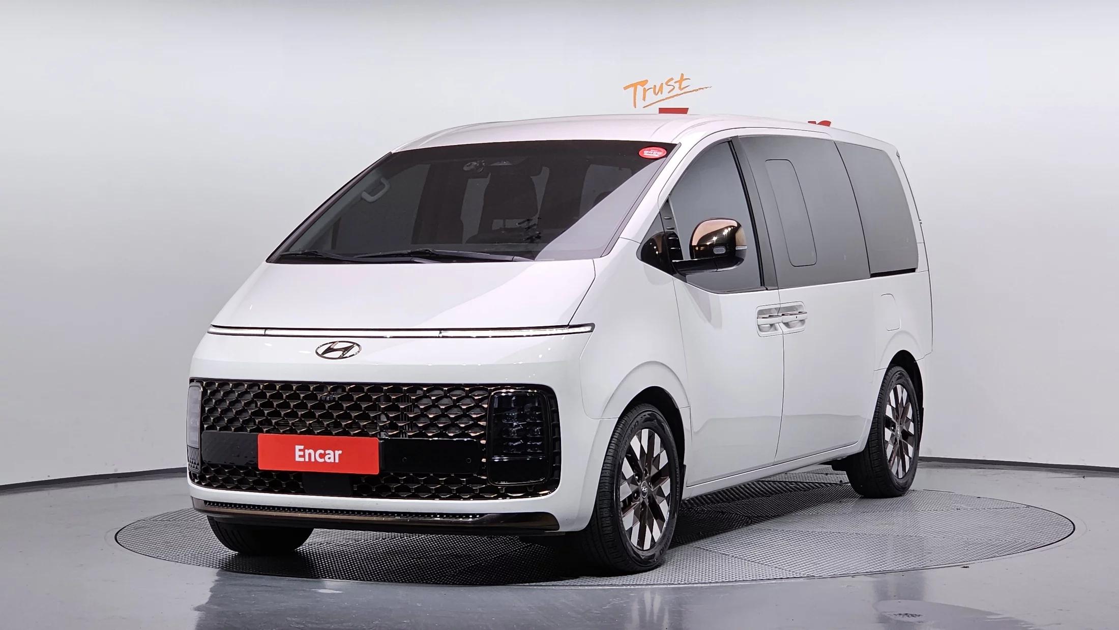 Hyundai Staria Lounge 7-Seater Inspiration, 2022 г. 62654 км.