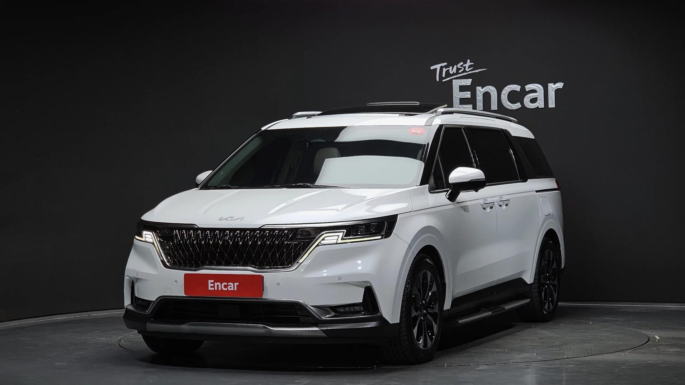Kia Carnival 9-Seater Signature, 2022 г. 77080 км.