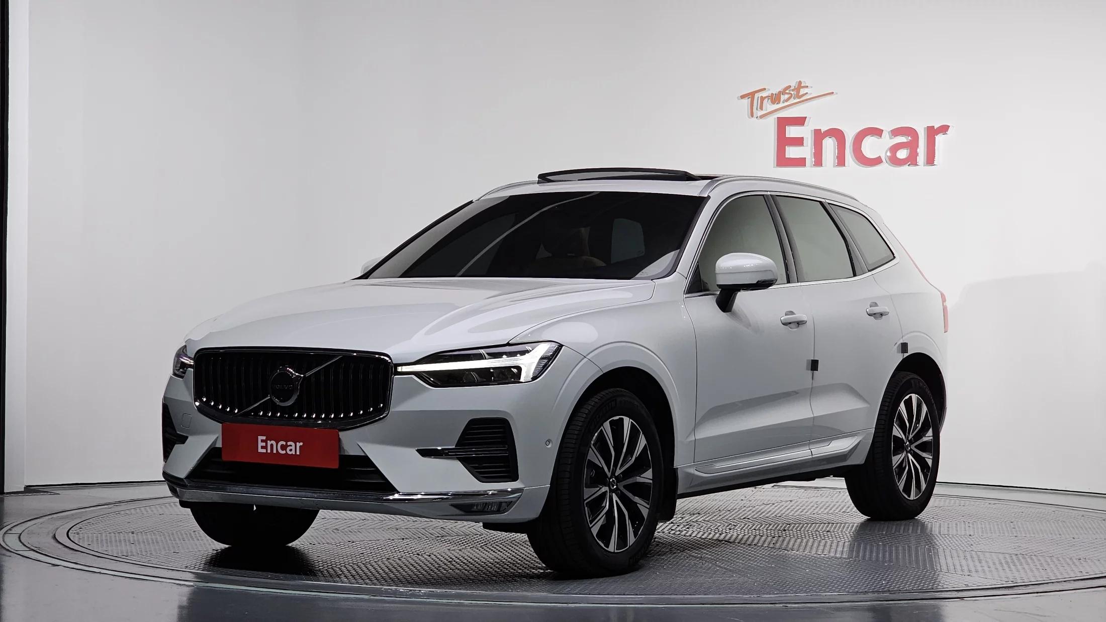 Volvo XC60 B5 Ultimate Bright, 2024 г. 13143 км.