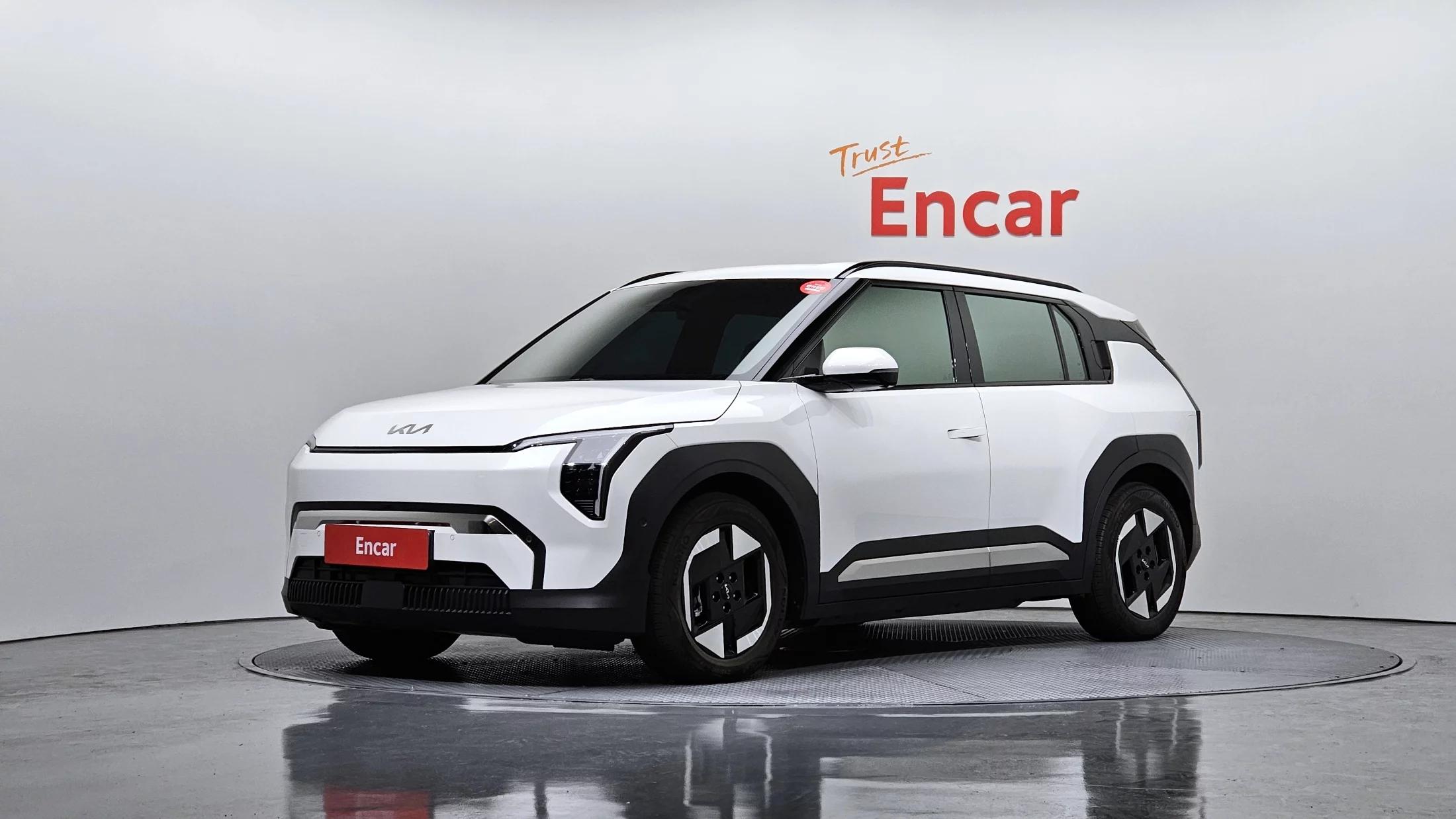 Kia EV3 Long Range 2WD Earth, электромобиль, 2024 г. 15843 км.