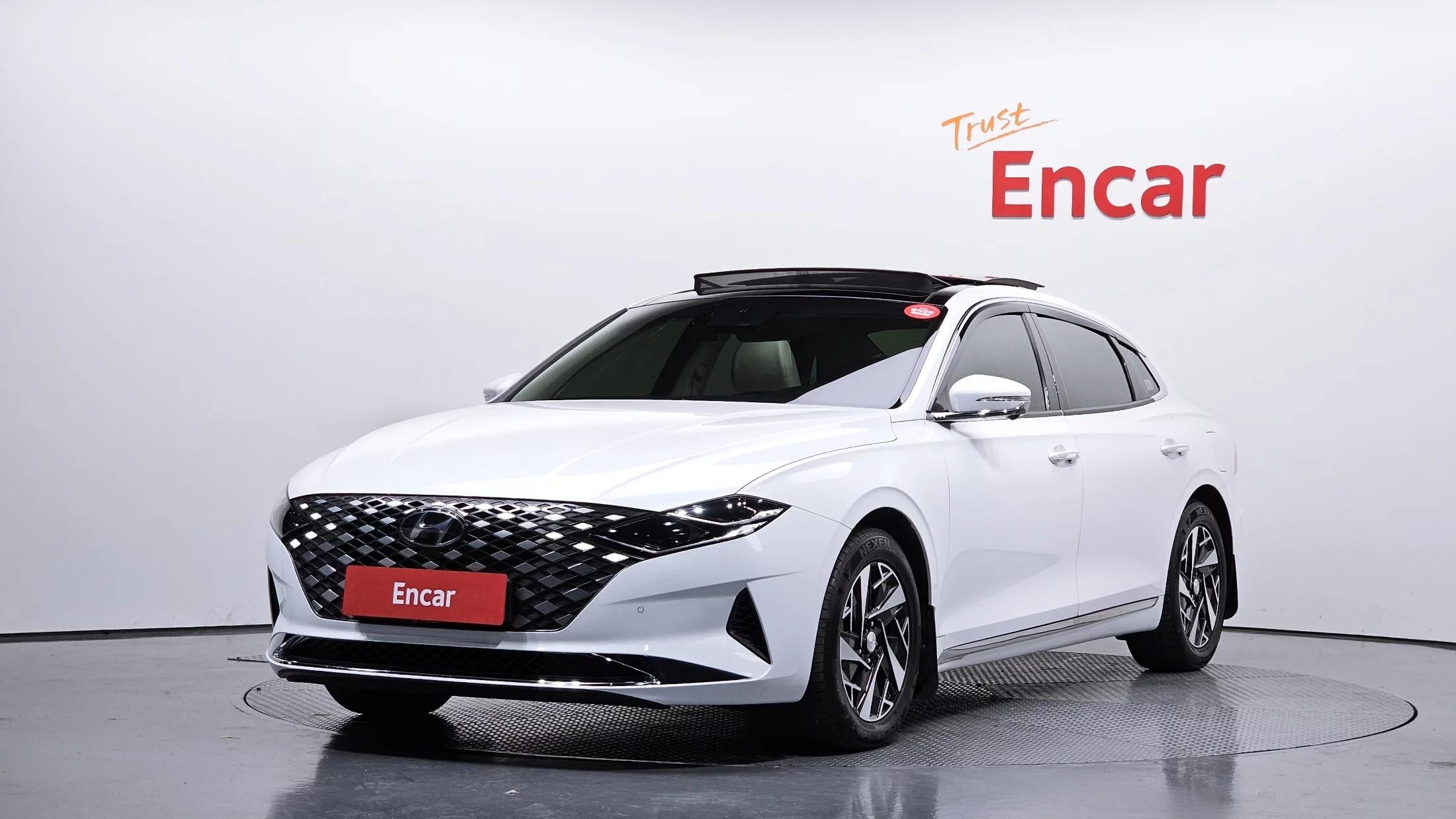 Hyundai Grandeur Le Blanc, гибрид, 2021 г. 70189 км.