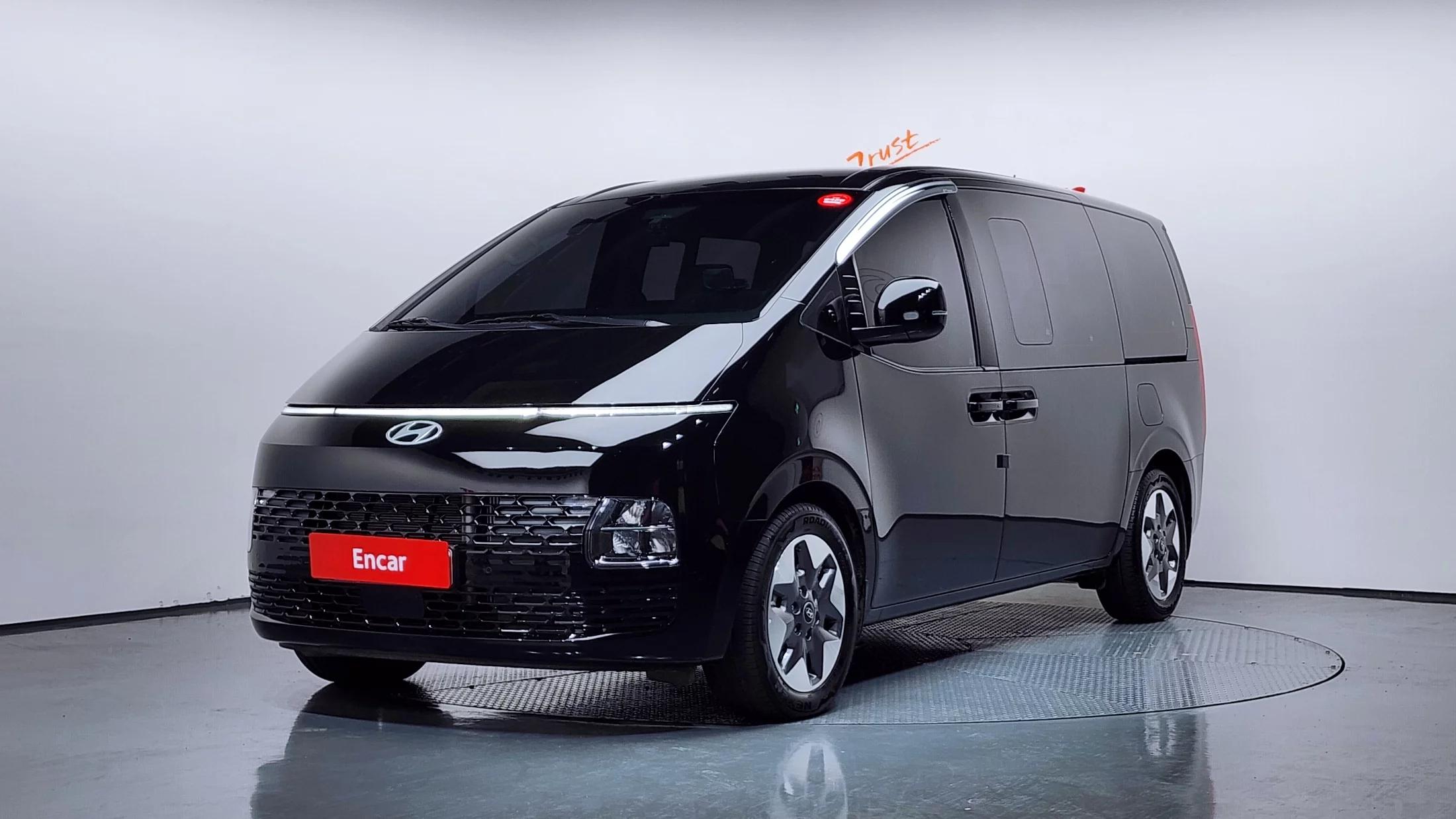 Hyundai Staria Tourer 9-Seater Modern, 2024 г. 9962 км.