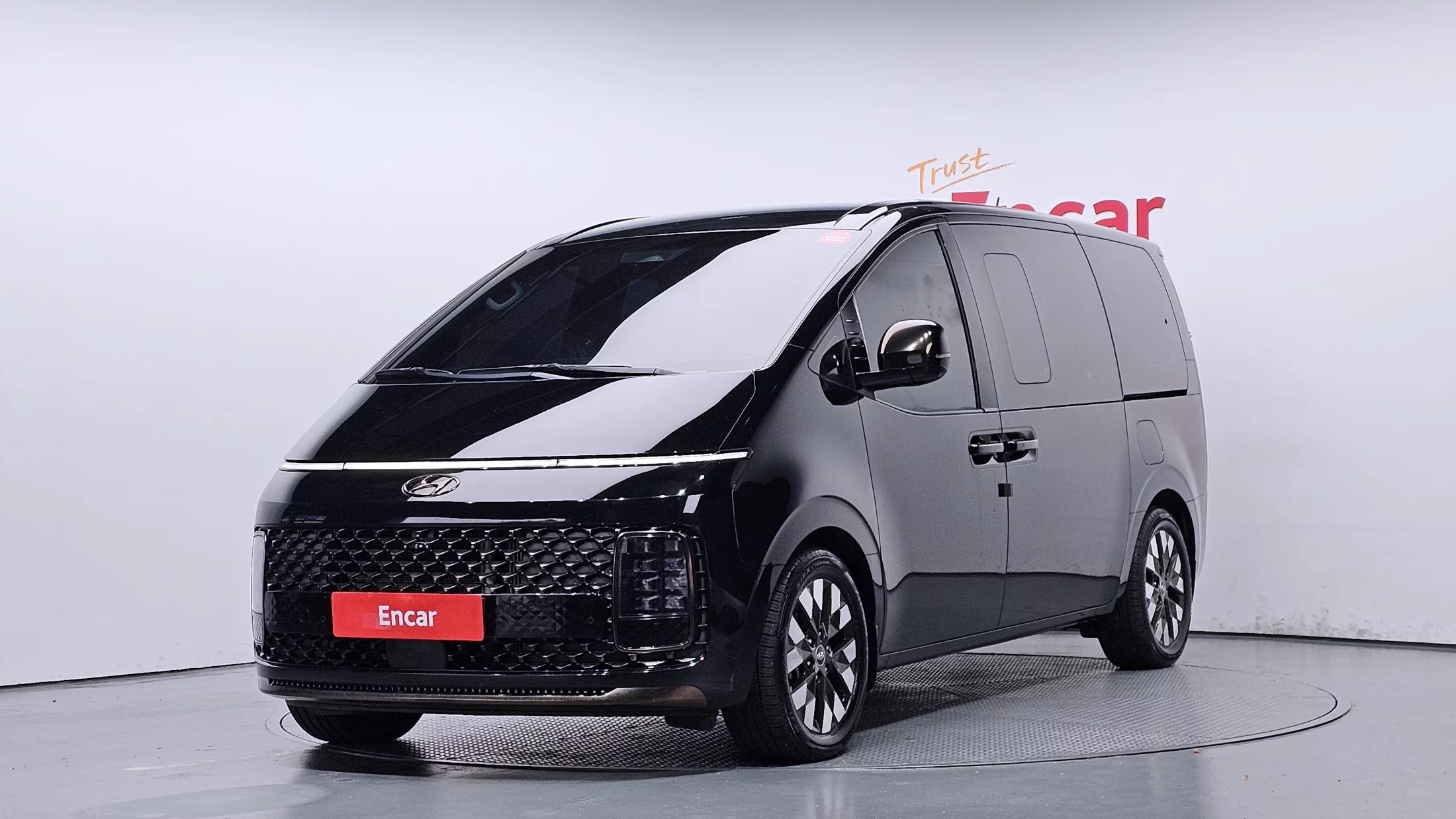 Hyundai Staria 4WD Lounge 9-Seater Inspiration, 2021 г. 115531 км.