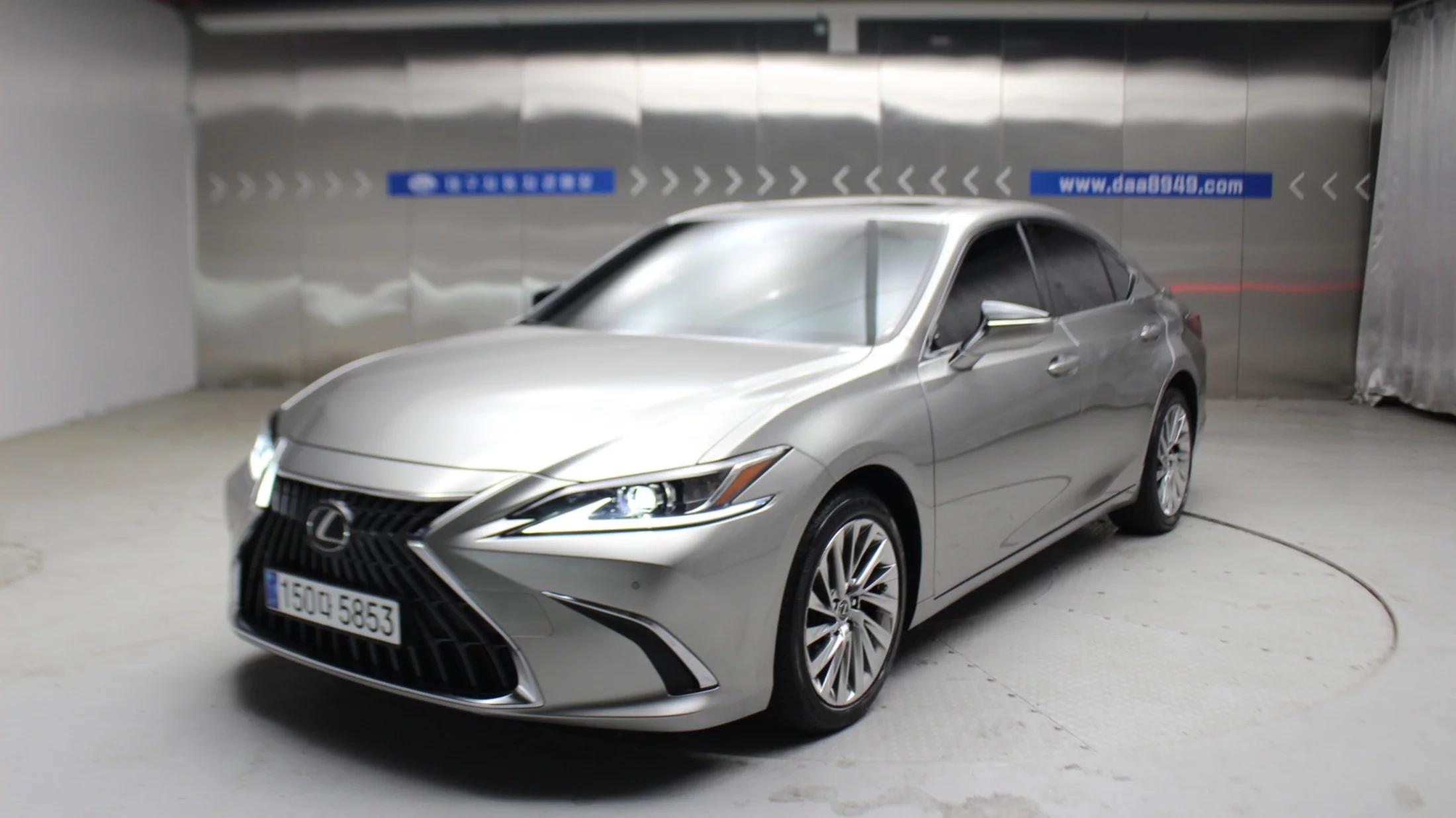 Lexus ES300h Luxury Plus, гибрид, 2022 г. 33776 км.