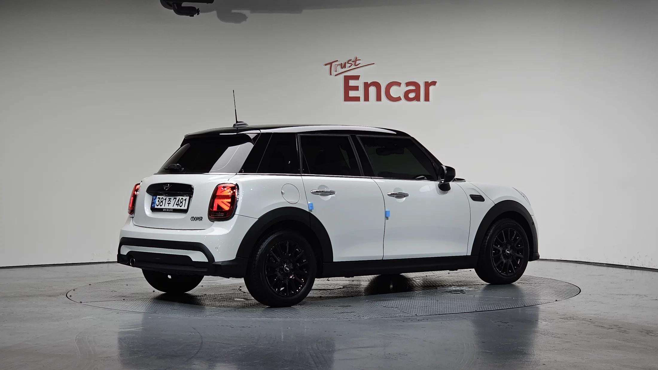 MINI Cooper 5Door Classic Third Generation, 2024 г. 8088 км.