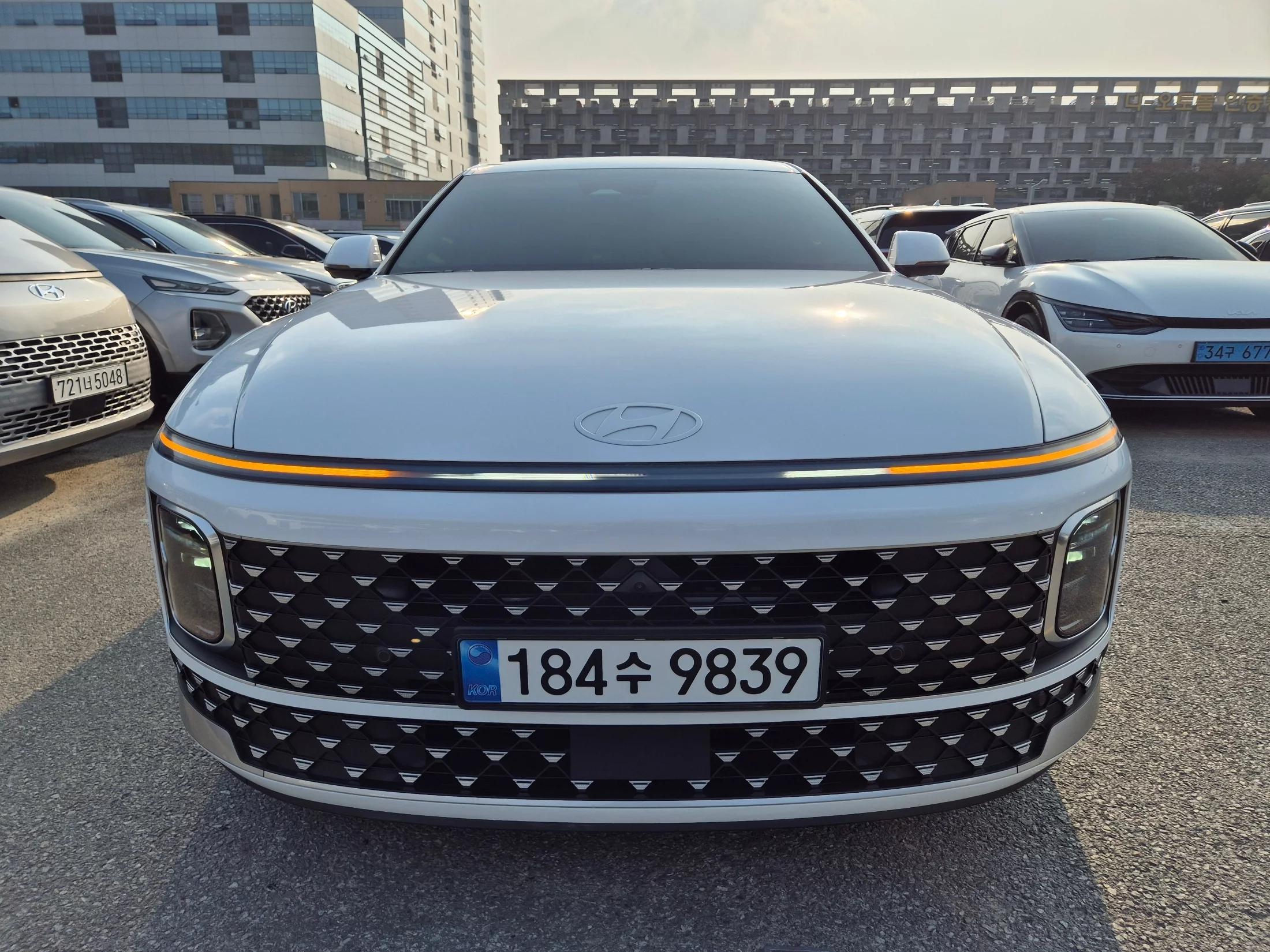 Hyundai Grandeur 2,5 Gasoline 2WD Exclusive, 2024 г. 9560 км.