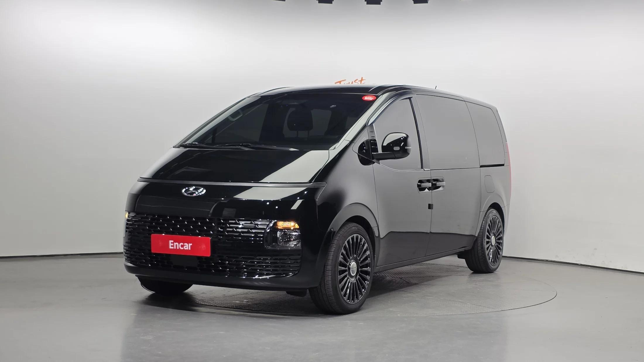 Hyundai Staria Tourer 11-Seater Modern, 2024 г. 16527 км.
