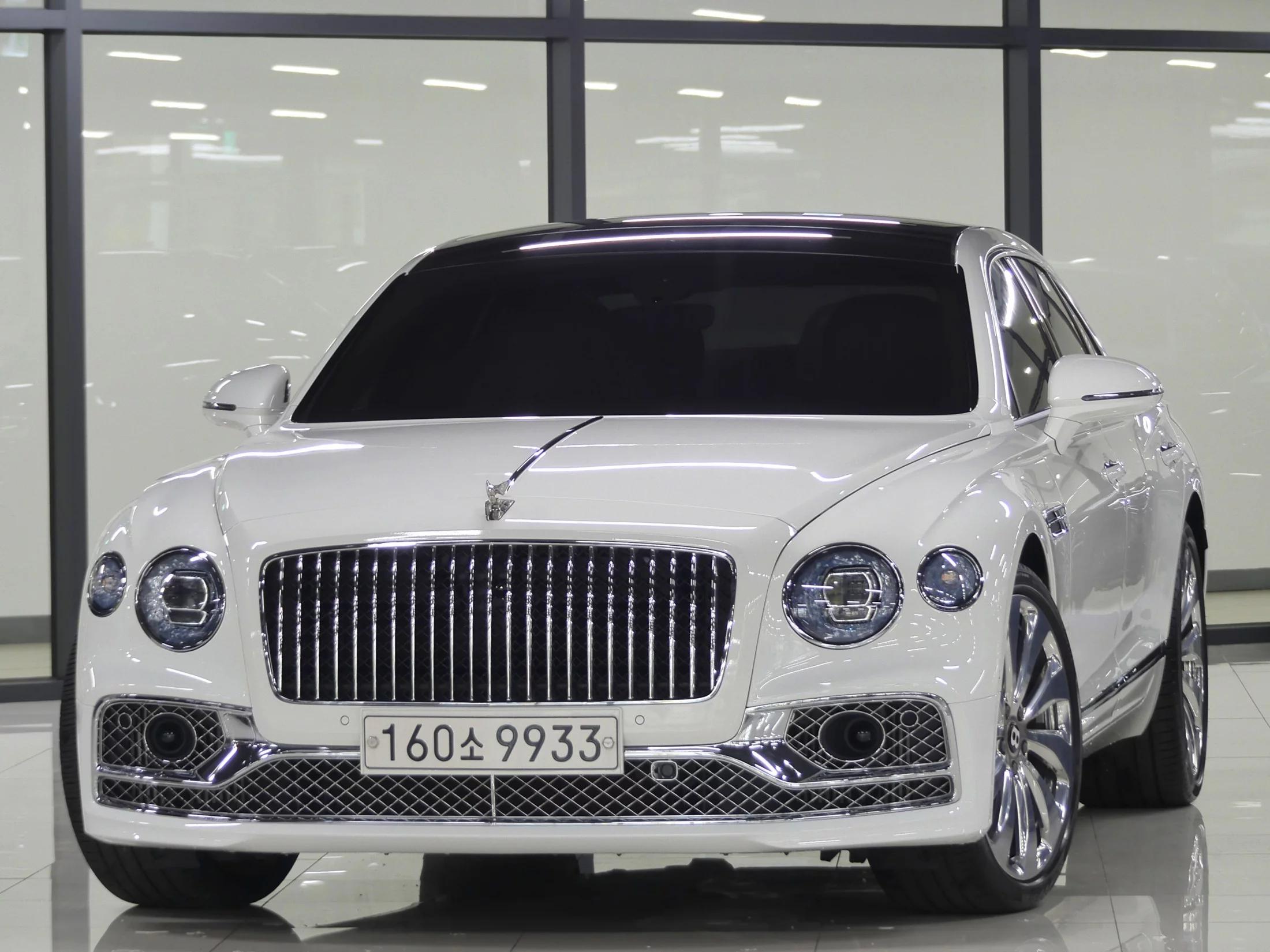 Bentley Flying Spur 4.0, 2021 г. 16468 км.
