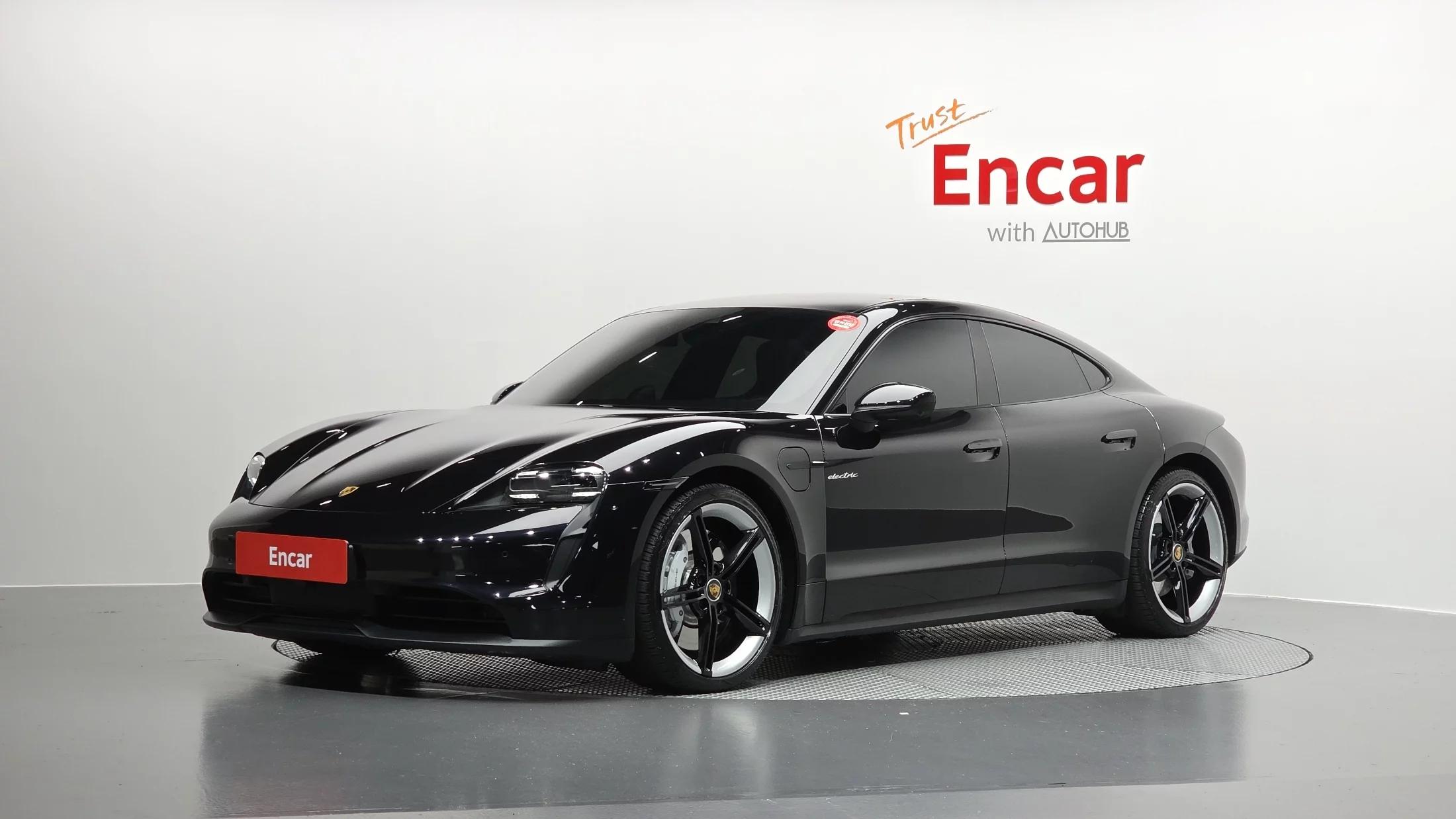 Porsche TAYCAN Base, электромобиль, 2021 г. 26147 км.