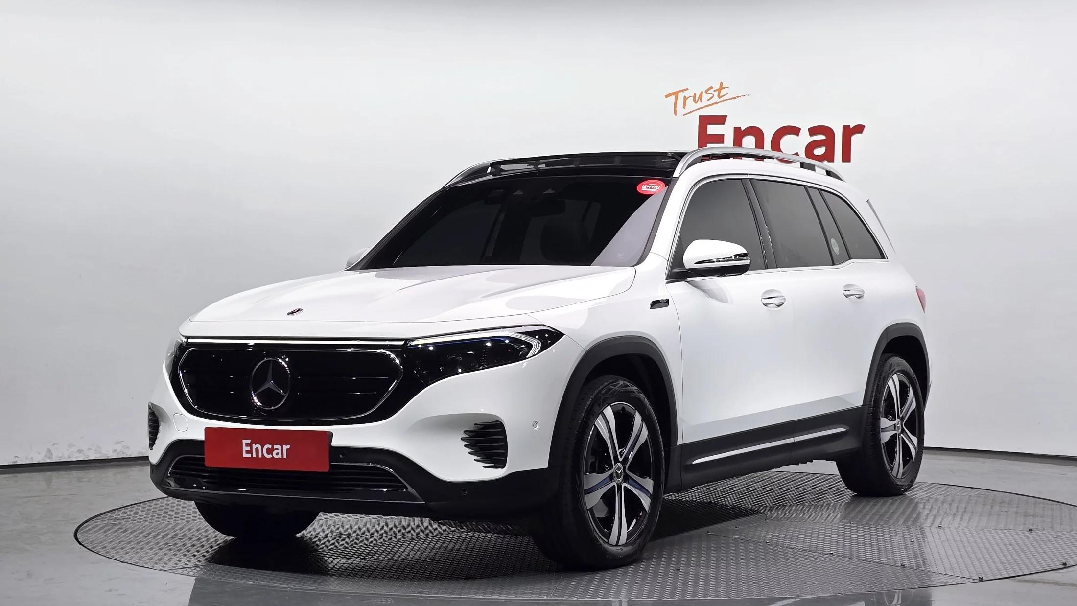 Mercedes-Benz EQB EQB300 4MATIC, электромобиль, 2023 г. 35342 км.