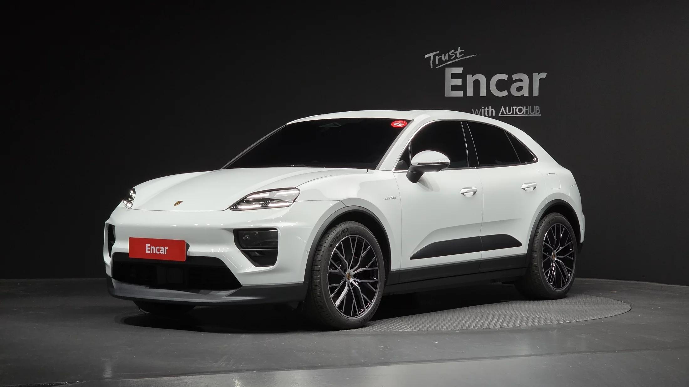Porsche MACAN Base, электромобиль, 2025 г. 1046 км.