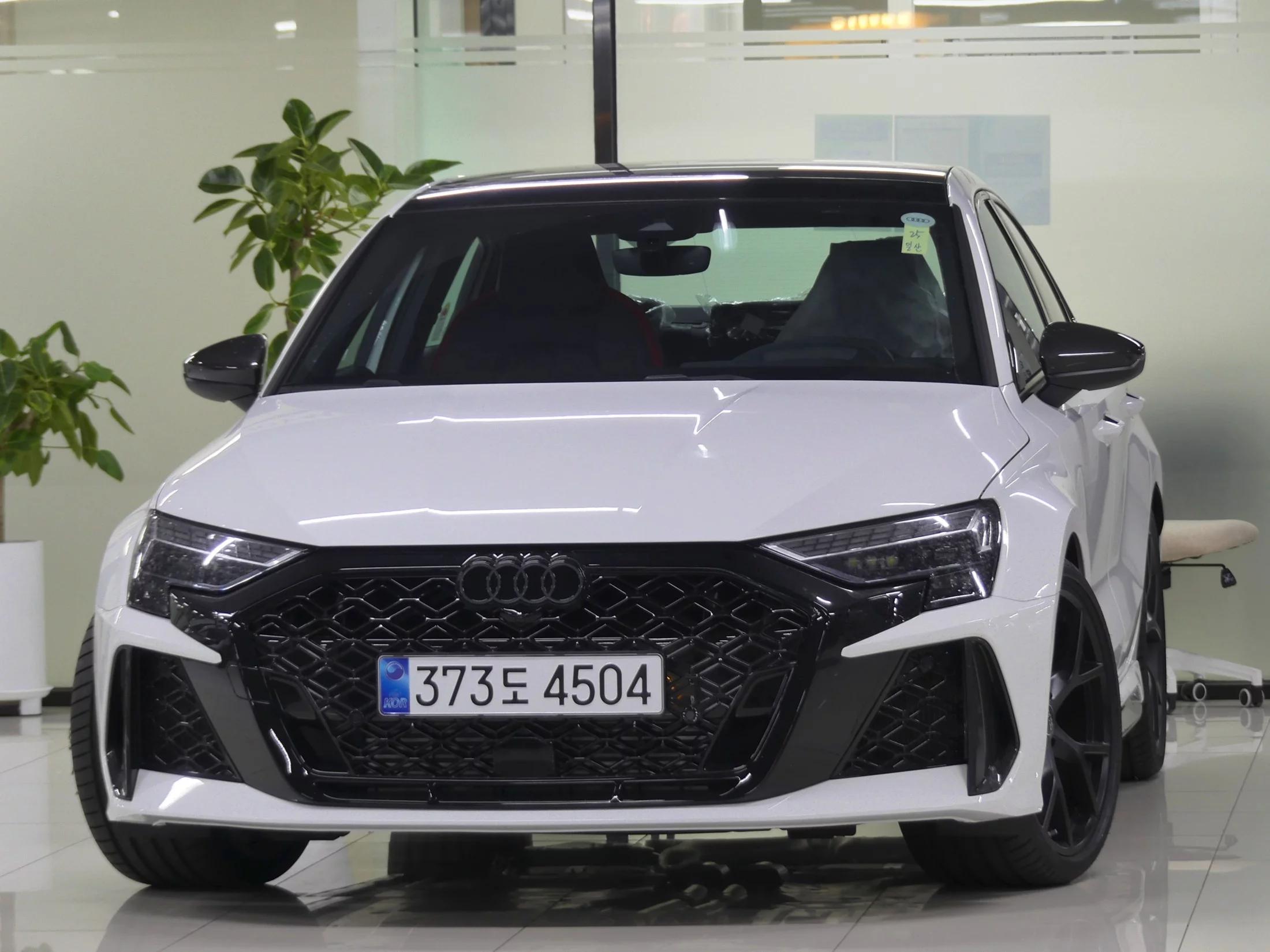 Audi RS3 2.5 TFSI Quattro Carbon Edition, 2025 г.